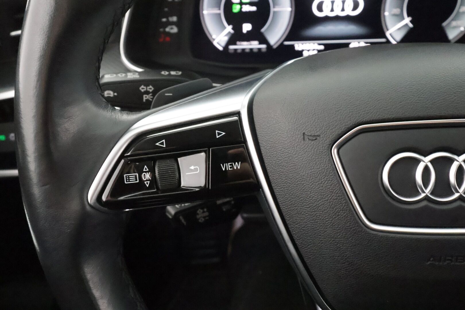 AUDI A6 2024 Avant 50 TFSI e quattro - | B&O | ACC | P.Kamera | Koukku | Matrix | Facelift | Sporttipenkit | Kaistavahti | Navi | Digimittaristo | Merkkihuollot | Kahdet renkaat |