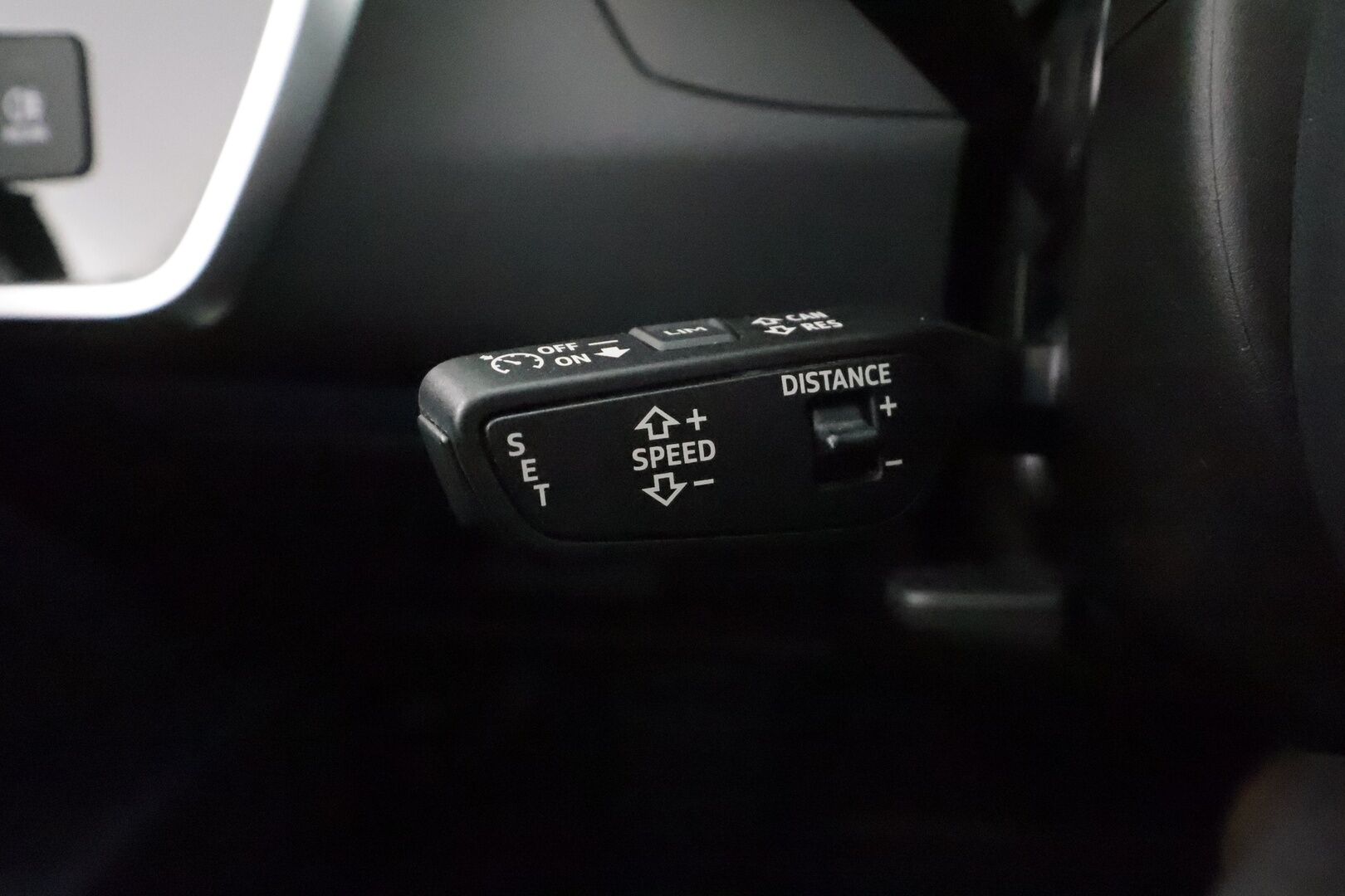 AUDI A6 2024 Avant 50 TFSI e quattro - | B&O | ACC | P.Kamera | Koukku | Matrix | Facelift | Sporttipenkit | Kaistavahti | Navi | Digimittaristo | Merkkihuollot | Kahdet renkaat |