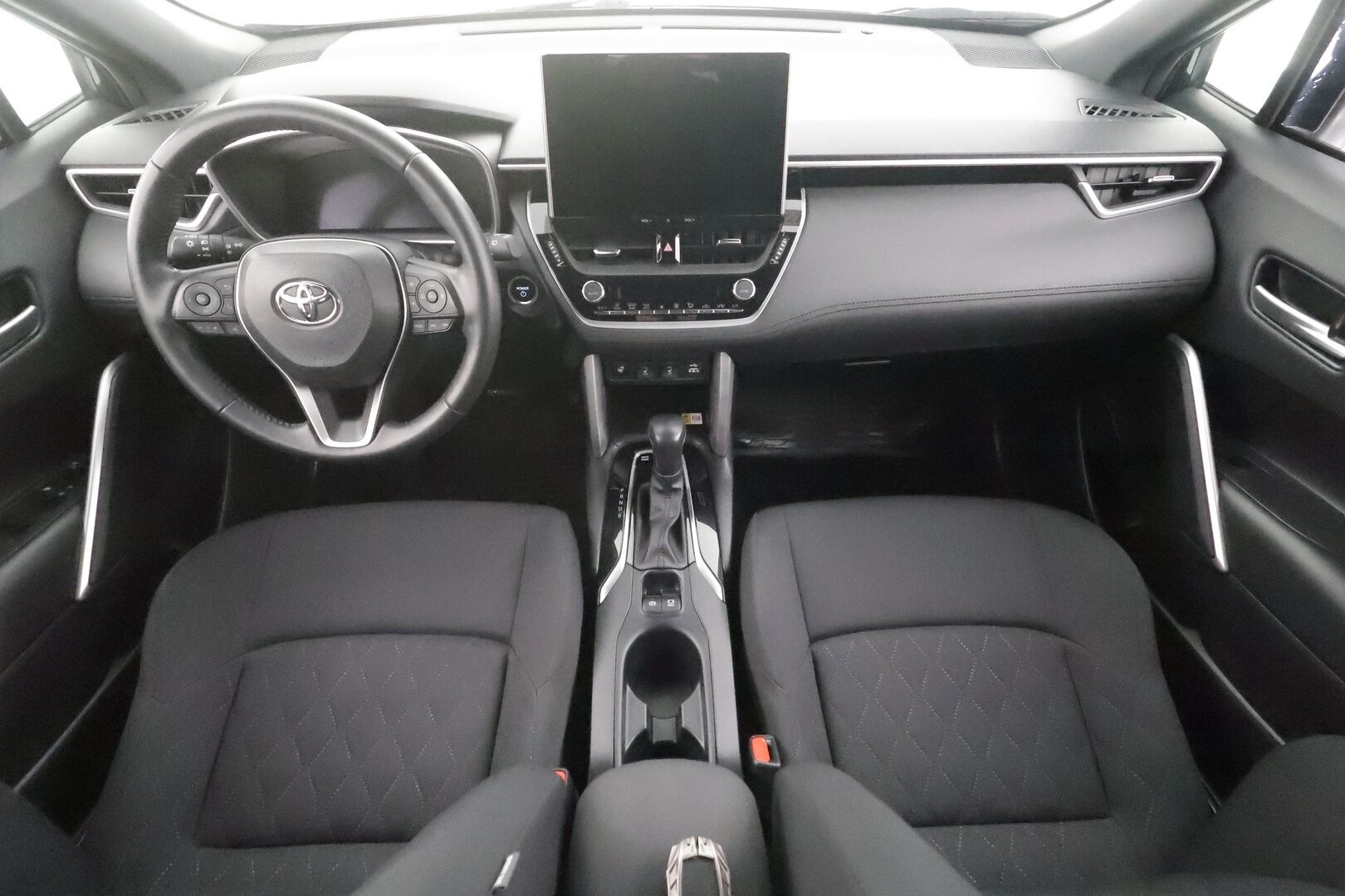 TOYOTA COROLLA CROSS 2023 2.0 Hybrid AWD-I Style - KATSO TÄMÄ HINTA! | ACC | Digimittaristo | Kamera | Keyless | LED | Lämm. ratti | Kaistavahti | BSM | Sähk. takaluukku | Apple & Android | Juuri huollettu