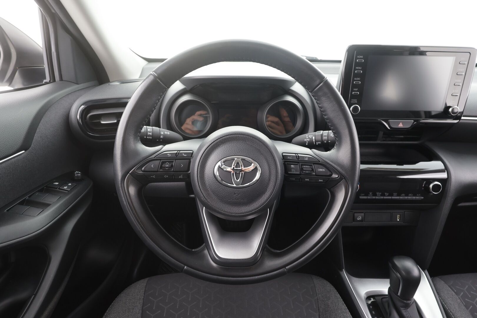 TOYOTA YARIS CROSS 2023 Intense 4x4 - | ACC | LTA | P.kamera | Apple & Android | Aut. pitkät | BT audio | PCS | Aut. ilmastointi | Merkkihuollot | 