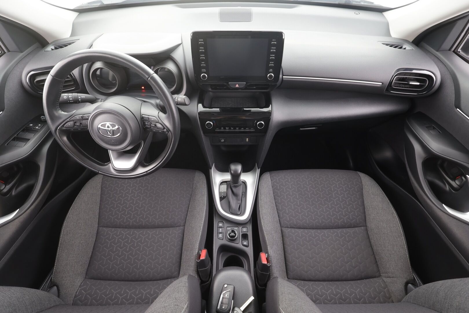 TOYOTA YARIS CROSS 2023 Intense 4x4 - | ACC | LTA | P.kamera | Apple & Android | Aut. pitkät | BT audio | PCS | Aut. ilmastointi | Merkkihuollot | 