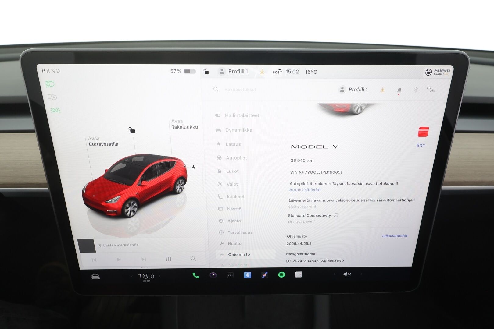 TESLA MODEL Y 2023 RWD - | ILP | Koukku | ACC | Matrix-LED | Lasikatto | Muistipenkki | Premium Audio | Navi | Kaistavahti | Keyless | 2x Latauskaapelit | Kahdet renkaat |
