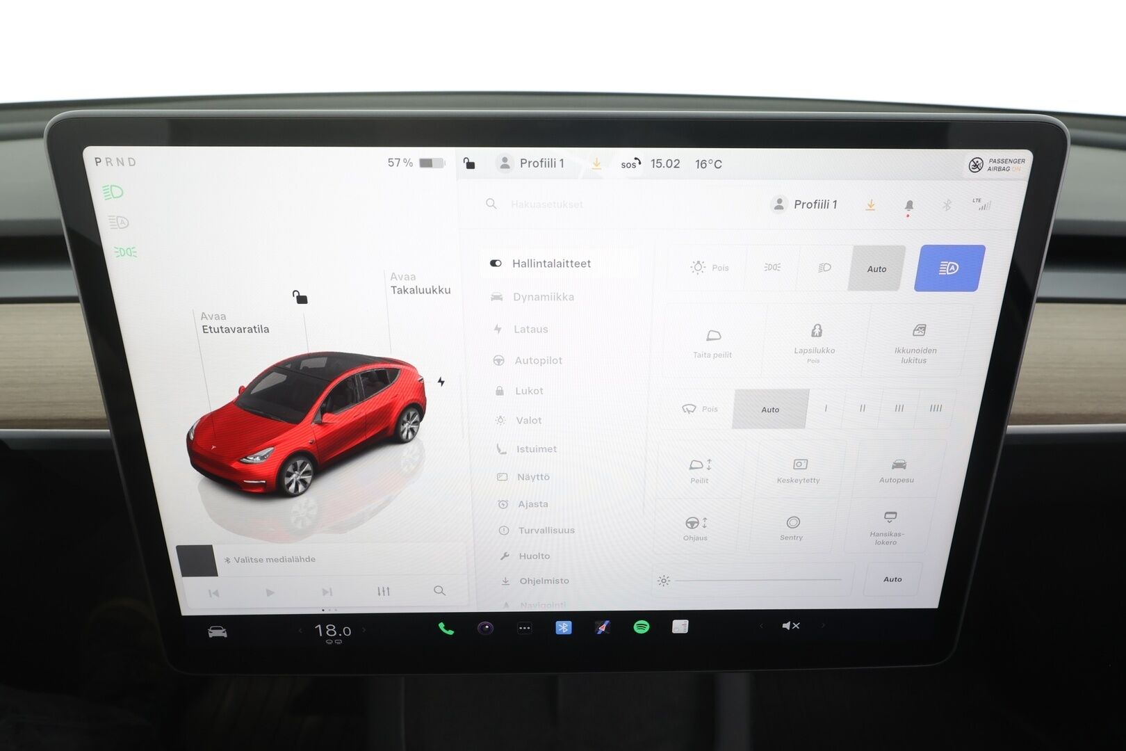 TESLA MODEL Y 2023 RWD - | ILP | Koukku | ACC | Matrix-LED | Lasikatto | Muistipenkki | Premium Audio | Navi | Kaistavahti | Keyless | 2x Latauskaapelit | Kahdet renkaat |