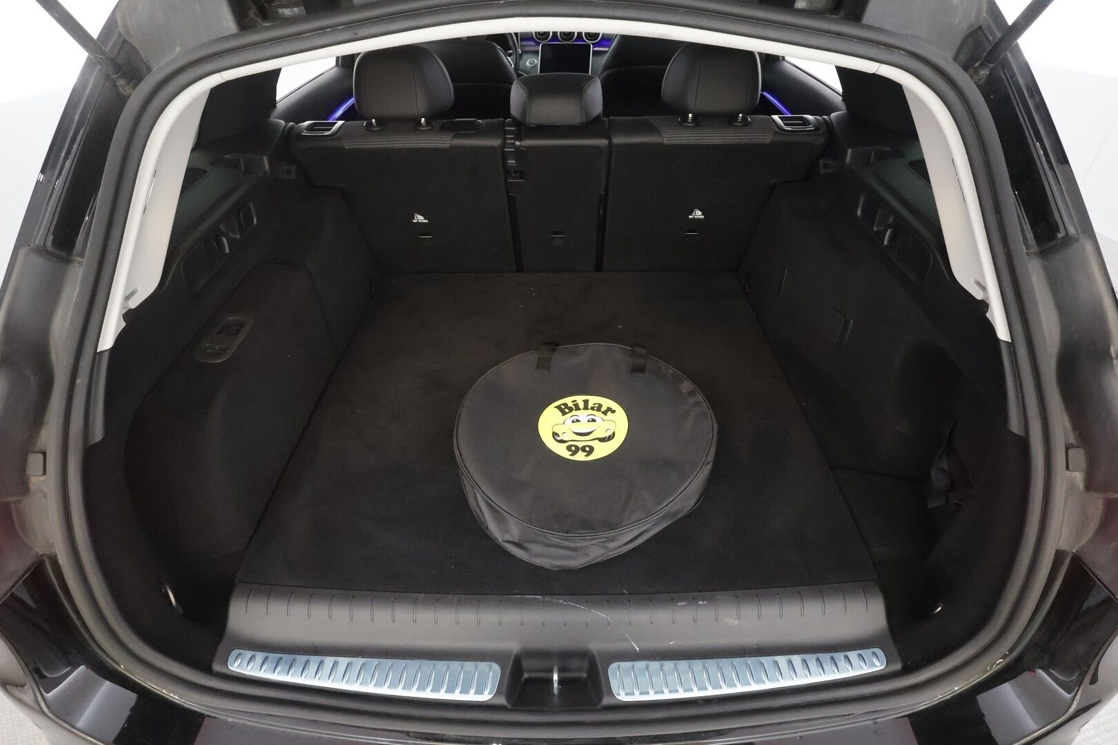 MERCEDES-BENZ C 2023 300e T Avantgarde 9G-Tronic - | Distronic Pro | BLIS| P.Kamera | Puolinahat | Akustiikkalasit | Kaistavahti | Ratinlämmitin | Sähköluukku | LED | Navi | Osasähköt | Katvevaroitin | ALV | Merkkihuollettu |