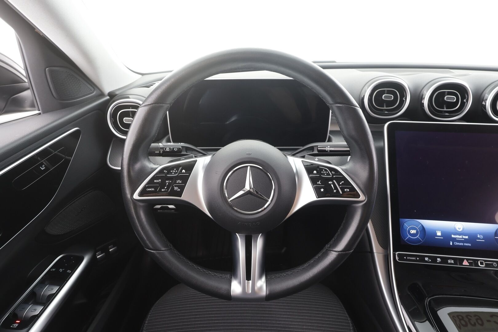 MERCEDES-BENZ C 2023 300e T Avantgarde 9G-Tronic - | Distronic Pro | BLIS| P.Kamera | Puolinahat | Akustiikkalasit | Kaistavahti | Ratinlämmitin | Sähköluukku | LED | Navi | Osasähköt | Katvevaroitin | ALV | Merkkihuollettu |