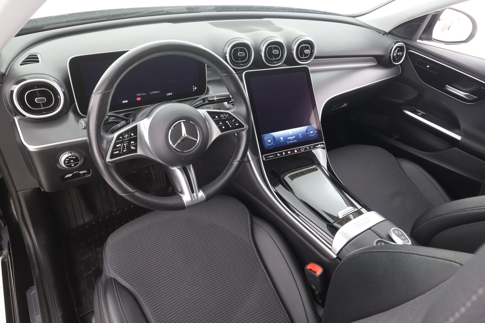 MERCEDES-BENZ C 2023 300e T Avantgarde 9G-Tronic - | Distronic Pro | BLIS| P.Kamera | Puolinahat | Akustiikkalasit | Kaistavahti | Ratinlämmitin | Sähköluukku | LED | Navi | Osasähköt | Katvevaroitin | ALV | Merkkihuollettu |