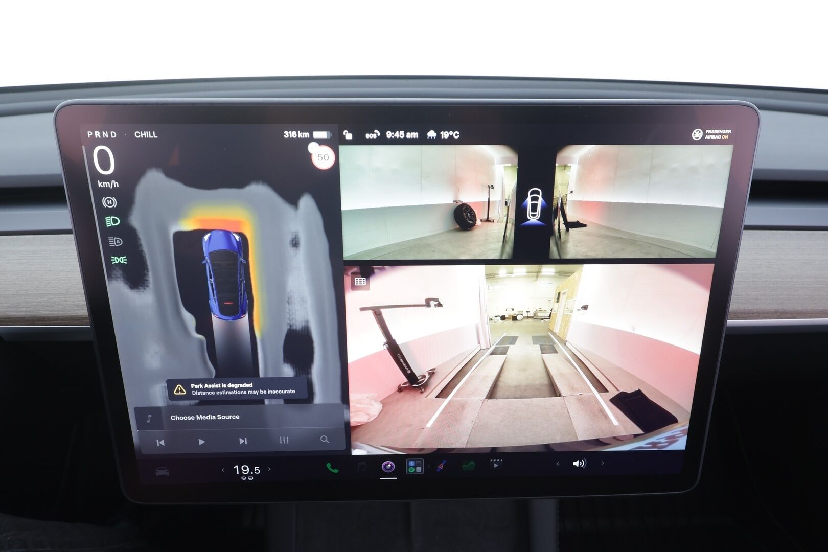 TESLA MODEL Y 2024 RWD - | ILP | Lasikatto | ACC | Matrix-LED | P.Kamera | Muistipenkki | Premium Audio | Navi | Kaistavahti | Keyless | Premium Connectivity | 2x Latauskaapelit | Kahdet renkaat |