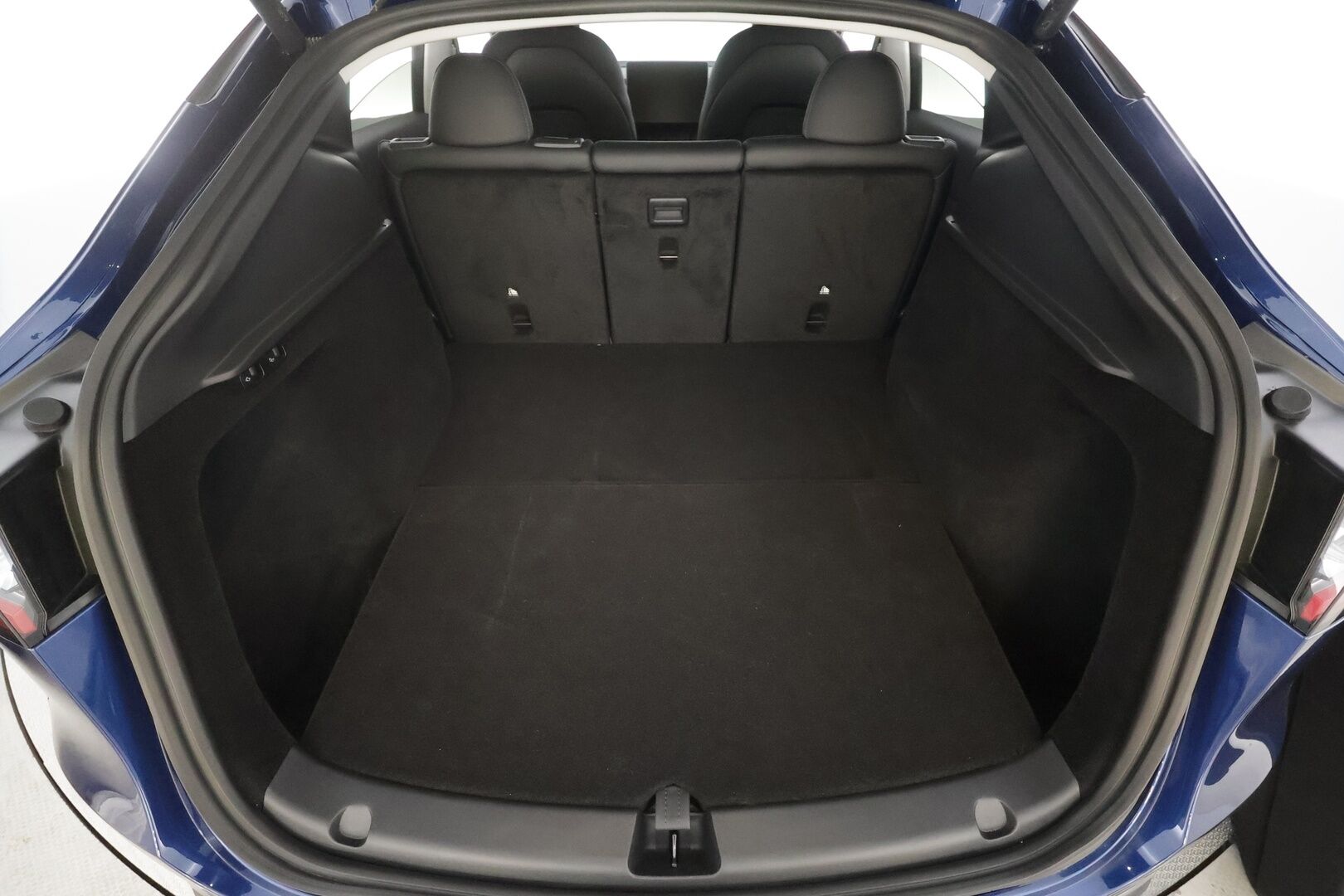 TESLA MODEL Y 2024 RWD - | ILP | Lasikatto | ACC | Matrix-LED | P.Kamera | Muistipenkki | Premium Audio | Navi | Kaistavahti | Keyless | Premium Connectivity | 2x Latauskaapelit | Kahdet renkaat |