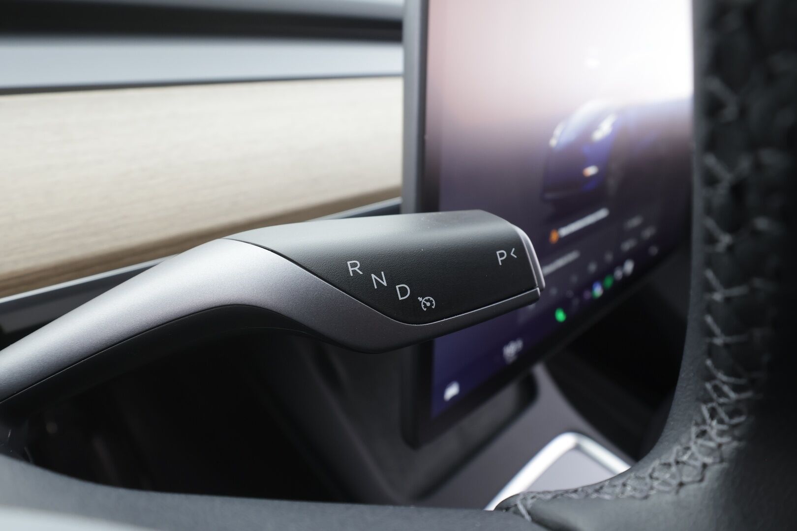 TESLA MODEL Y 2024 RWD - | ILP | Lasikatto | ACC | Matrix-LED | P.Kamera | Muistipenkki | Premium Audio | Navi | Kaistavahti | Keyless | Premium Connectivity | 2x Latauskaapelit | Kahdet renkaat |