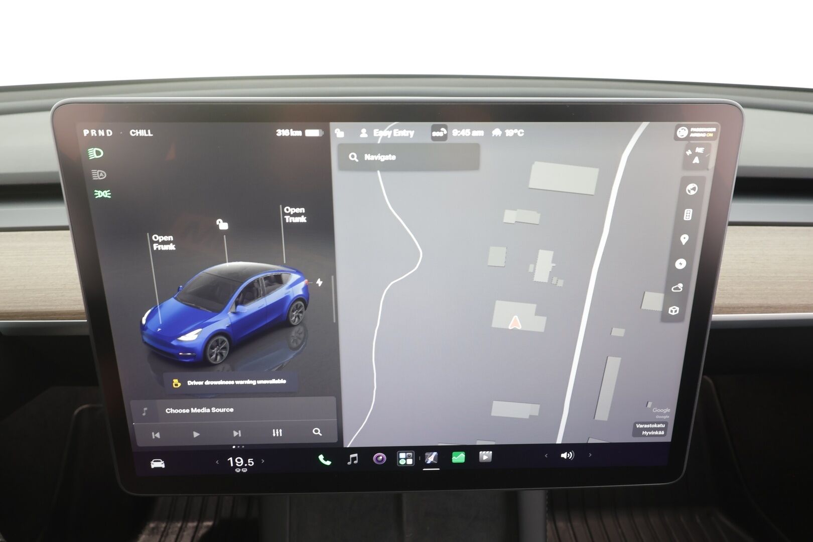 TESLA MODEL Y 2024 RWD - | ILP | Lasikatto | ACC | Matrix-LED | P.Kamera | Muistipenkki | Premium Audio | Navi | Kaistavahti | Keyless | Premium Connectivity | 2x Latauskaapelit | Kahdet renkaat |
