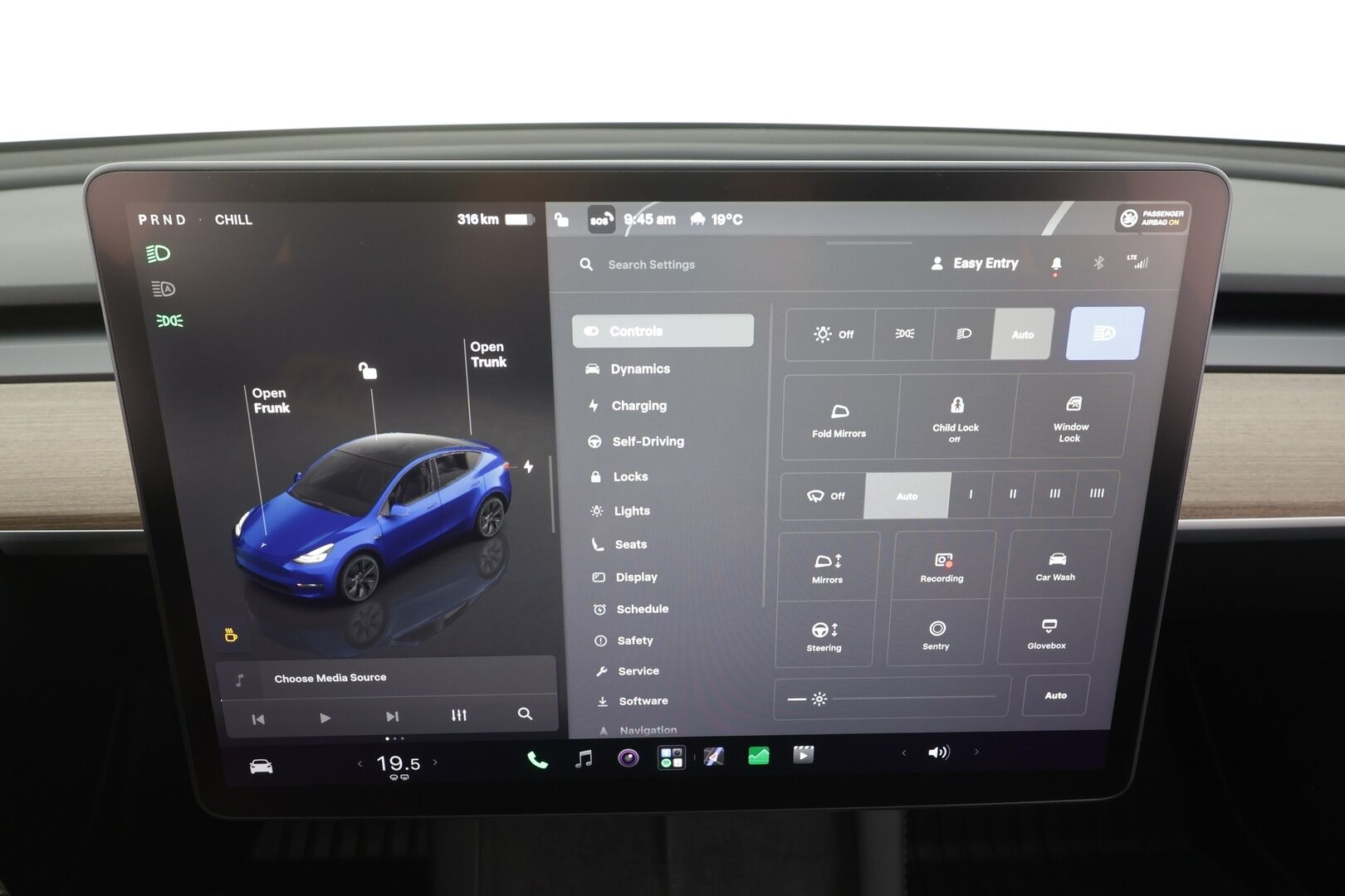 TESLA MODEL Y 2024 RWD - | ILP | Lasikatto | ACC | Matrix-LED | P.Kamera | Muistipenkki | Premium Audio | Navi | Kaistavahti | Keyless | Premium Connectivity | 2x Latauskaapelit | Kahdet renkaat |
