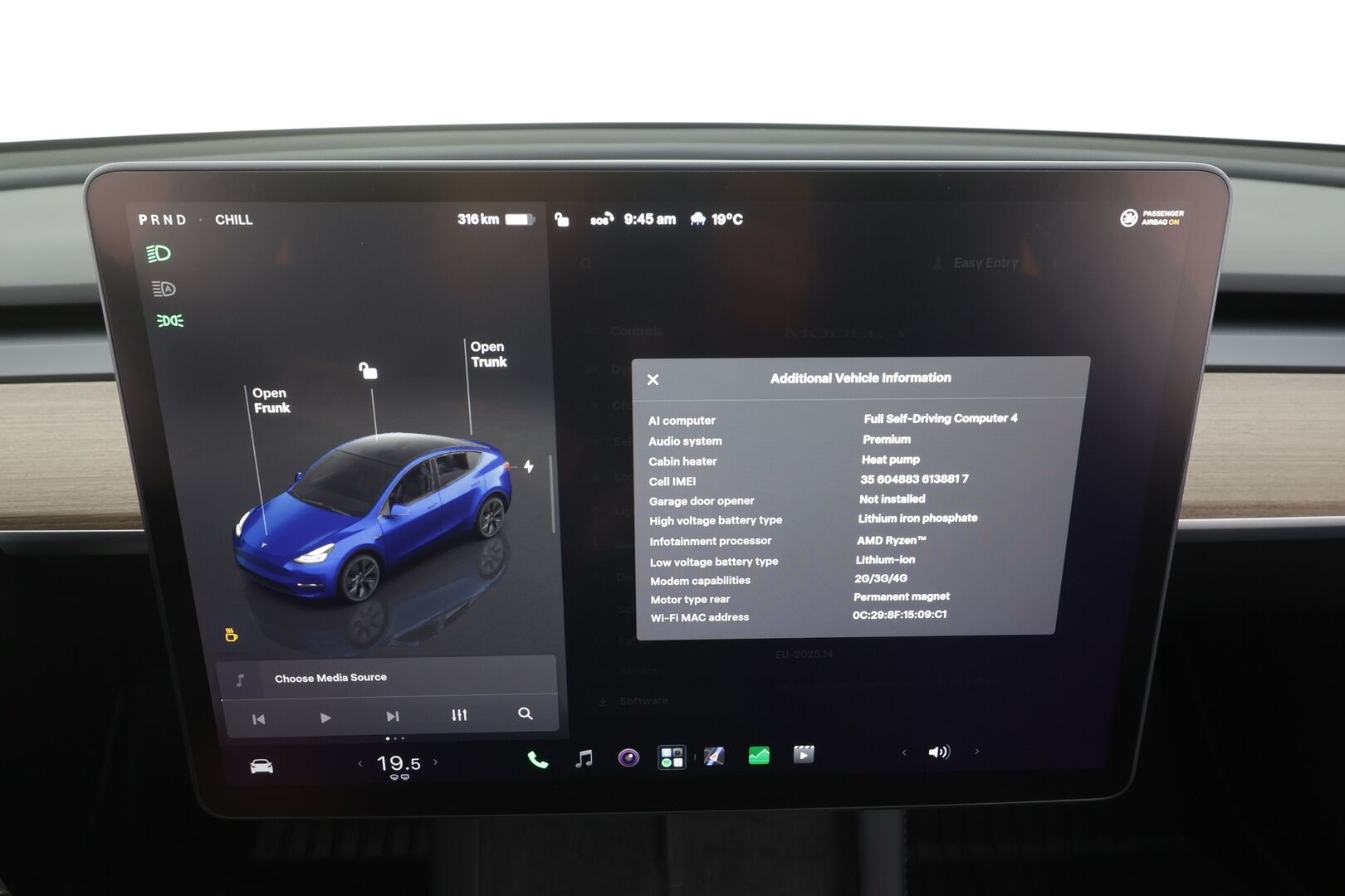 TESLA MODEL Y 2024 RWD - | ILP | Lasikatto | ACC | Matrix-LED | P.Kamera | Muistipenkki | Premium Audio | Navi | Kaistavahti | Keyless | Premium Connectivity | 2x Latauskaapelit | Kahdet renkaat |