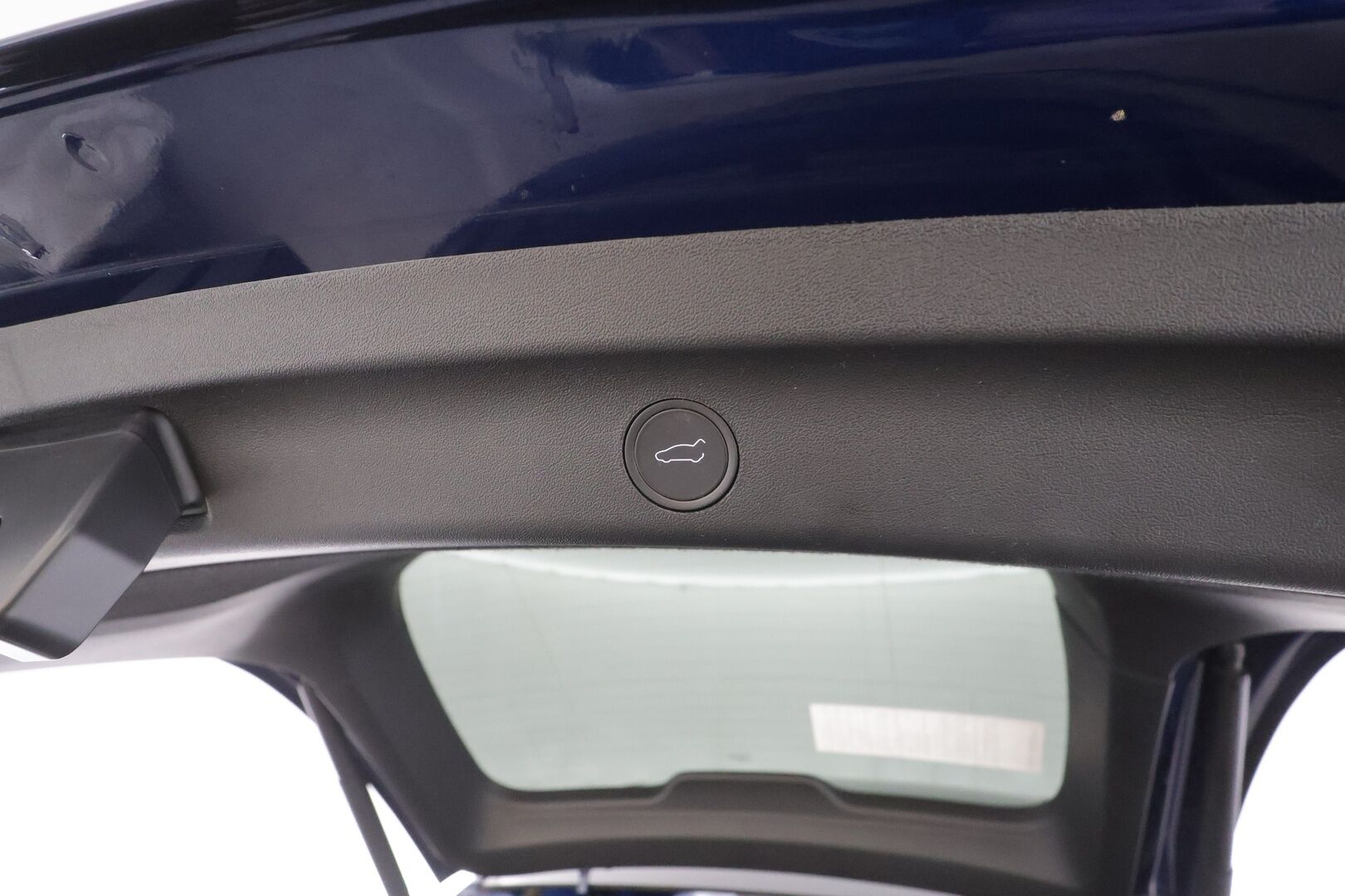 TESLA MODEL Y 2024 RWD - | ILP | Lasikatto | ACC | Matrix-LED | P.Kamera | Muistipenkki | Premium Audio | Navi | Kaistavahti | Keyless | Premium Connectivity | 2x Latauskaapelit | Kahdet renkaat |