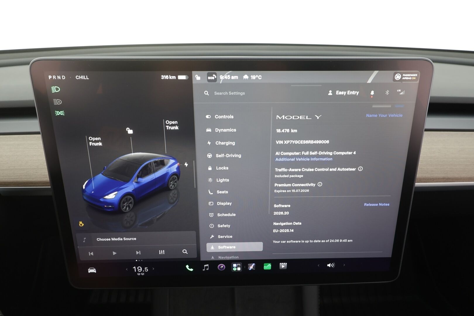 TESLA MODEL Y 2024 RWD - | ILP | Lasikatto | ACC | Matrix-LED | P.Kamera | Muistipenkki | Premium Audio | Navi | Kaistavahti | Keyless | Premium Connectivity | 2x Latauskaapelit | Kahdet renkaat |