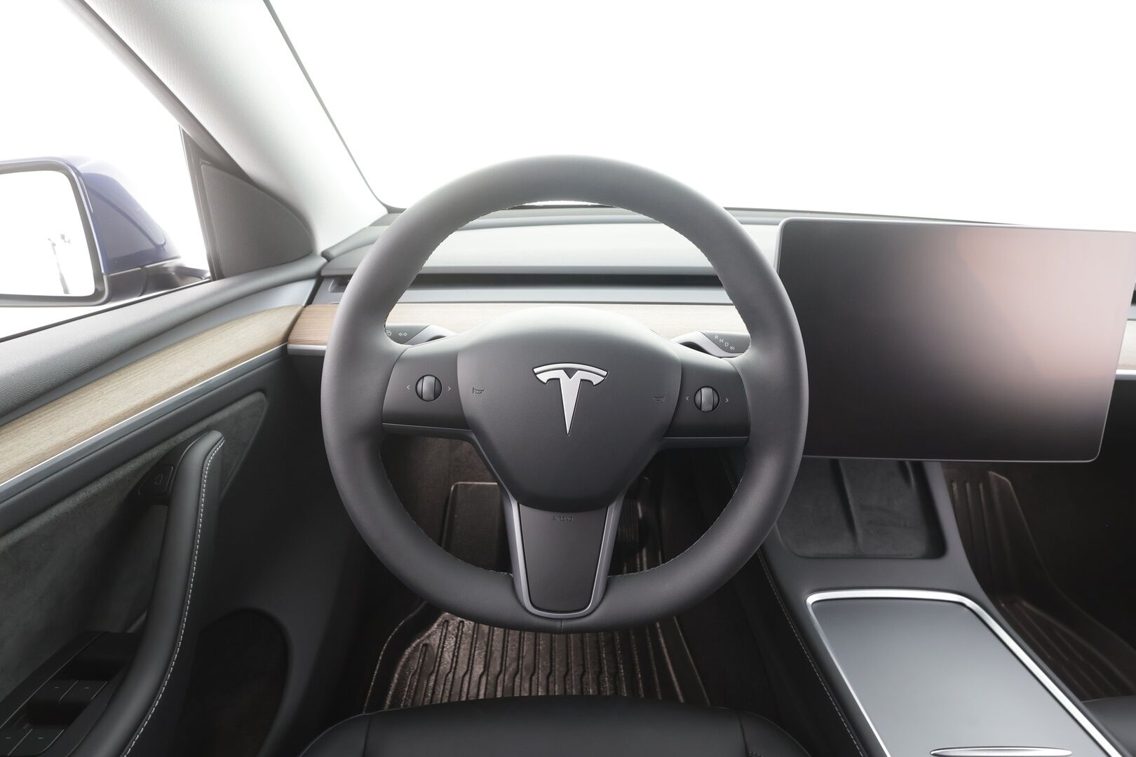 TESLA MODEL Y 2024 RWD - | ILP | Lasikatto | ACC | Matrix-LED | P.Kamera | Muistipenkki | Premium Audio | Navi | Kaistavahti | Keyless | Premium Connectivity | 2x Latauskaapelit | Kahdet renkaat |