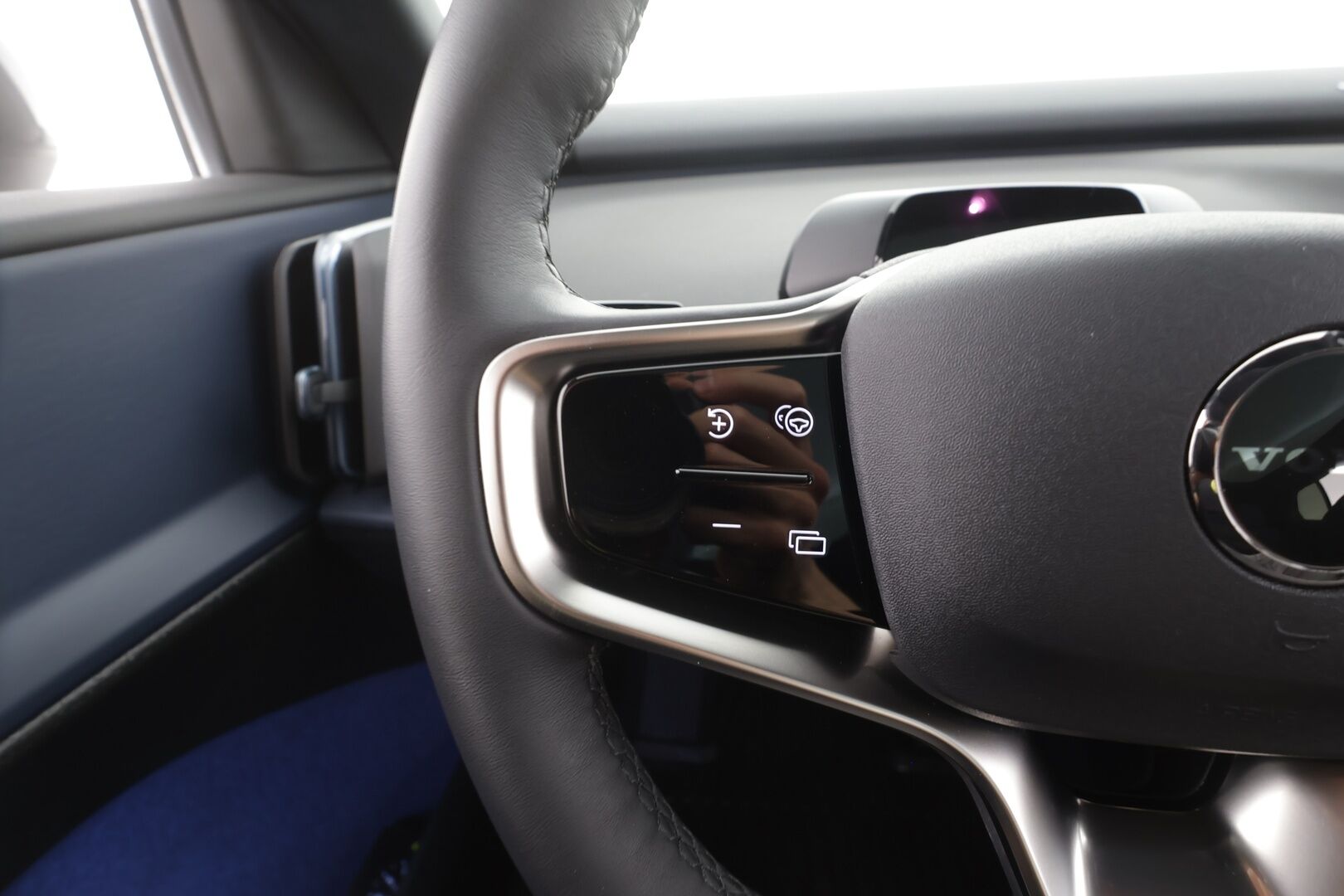 Volvo EX30 2024 Twin Motor Performance Ultra - | ACC | ILP | Koukku | 360° | Muistipenkki | Harman/Kardon | Lasikatto | Pilot assist | Sähk. takaluukku | Lämm. ratti | BLIS | Merkkihuollot | 
