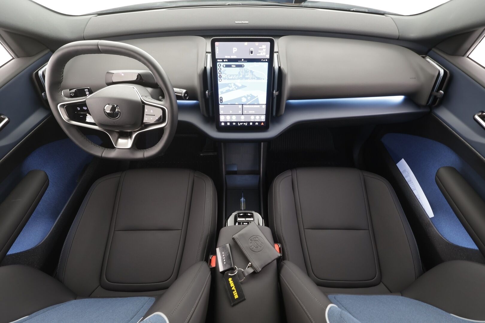 Volvo EX30 2024 Twin Motor Performance Ultra - | ACC | ILP | Koukku | 360° | Muistipenkki | Harman/Kardon | Lasikatto | Pilot assist | Sähk. takaluukku | Lämm. ratti | BLIS | Merkkihuollot | 