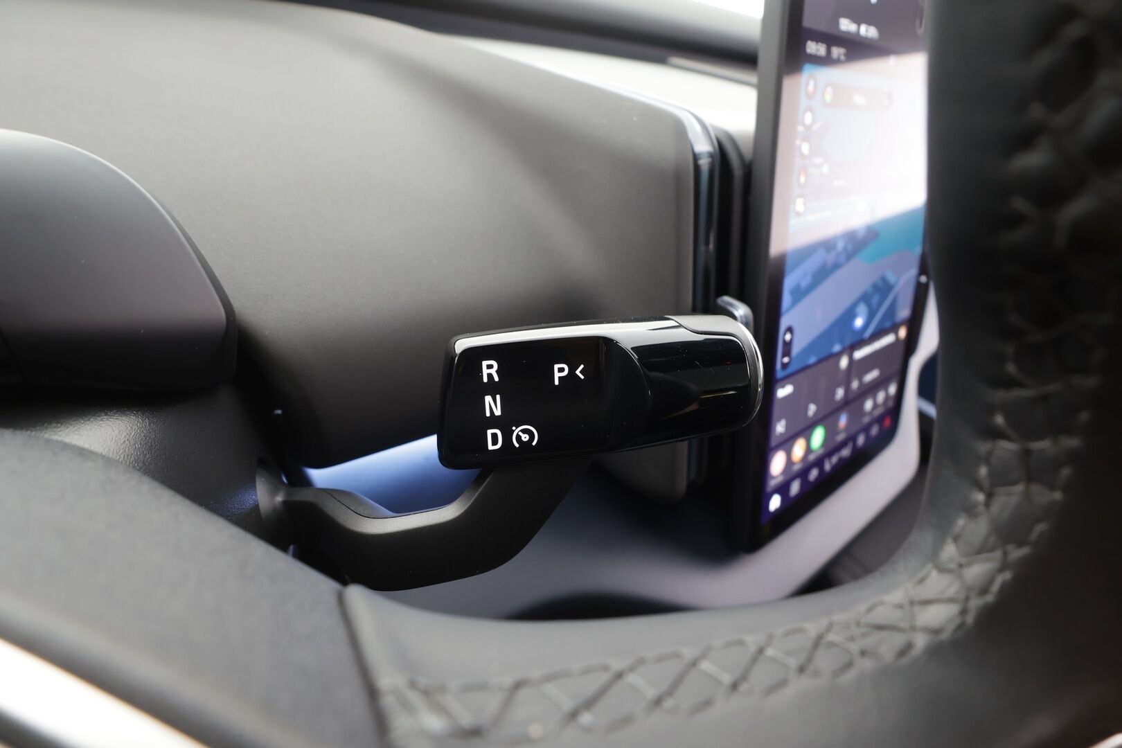 Volvo EX30 2024 Twin Motor Performance Ultra - | ACC | ILP | Koukku | 360° | Muistipenkki | Harman/Kardon | Lasikatto | Pilot assist | Sähk. takaluukku | Lämm. ratti | BLIS | Merkkihuollot | 