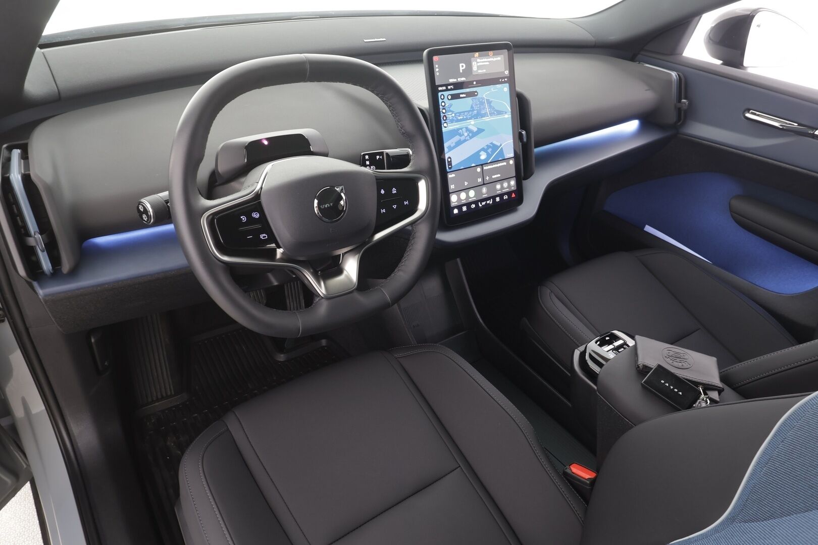 Volvo EX30 2024 Twin Motor Performance Ultra - | ACC | ILP | Koukku | 360° | Muistipenkki | Harman/Kardon | Lasikatto | Pilot assist | Sähk. takaluukku | Lämm. ratti | BLIS | Merkkihuollot | 