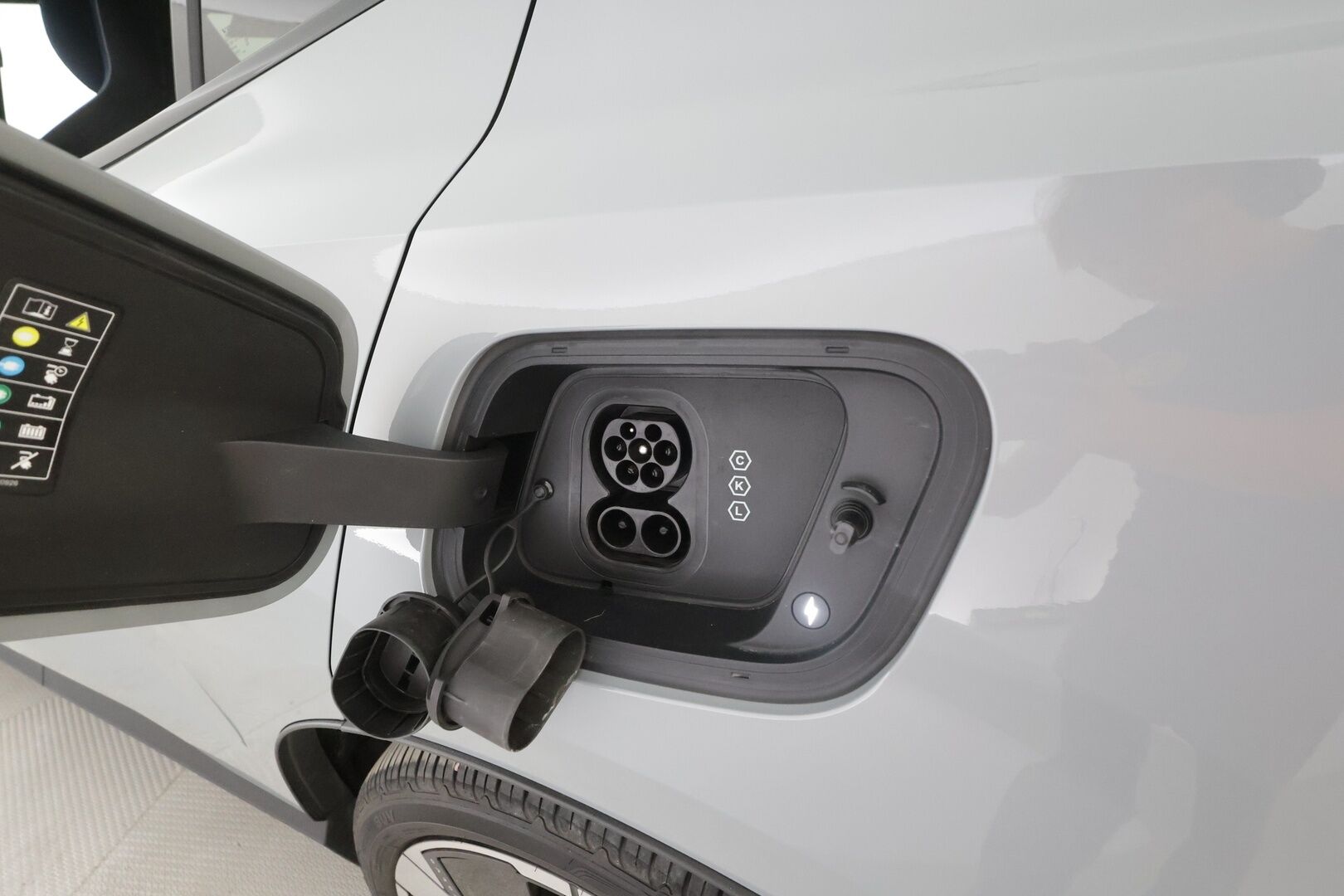 Volvo EX30 2024 Twin Motor Performance Ultra - | ACC | ILP | Koukku | 360° | Muistipenkki | Harman/Kardon | Lasikatto | Pilot assist | Sähk. takaluukku | Lämm. ratti | BLIS | Merkkihuollot | 