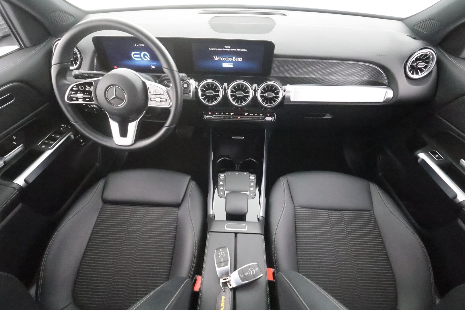 MERCEDES-BENZ EQB 2023 300 4MATIC Business - | Distronic+ | Widescreen | P.kamera | LED-High Performance | Sporttipenkki | Kaistavahti | Katveavustin | Navi | Lisälämmitin |