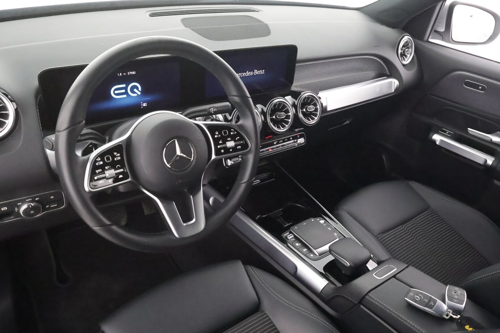 MERCEDES-BENZ EQB 2023 300 4MATIC Business - | Distronic+ | Widescreen | P.kamera | LED-High Performance | Sporttipenkki | Kaistavahti | Katveavustin | Navi | Lisälämmitin |