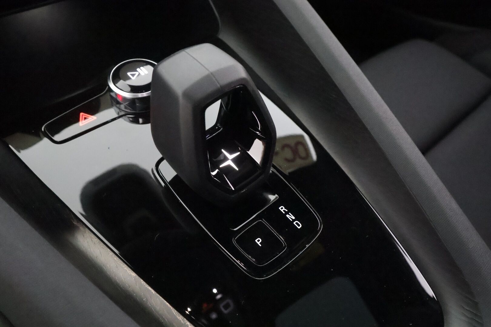 POLESTAR 2 2023 Long Range Dual Motor, 300kW - | ACC | ILP | Pilot Lite & Plus | 360° | Harman/Kardon | Muistipenkki | Sporttipenkit | Lasikatto | BLIS | Akuston esilämmitys | ALV | 