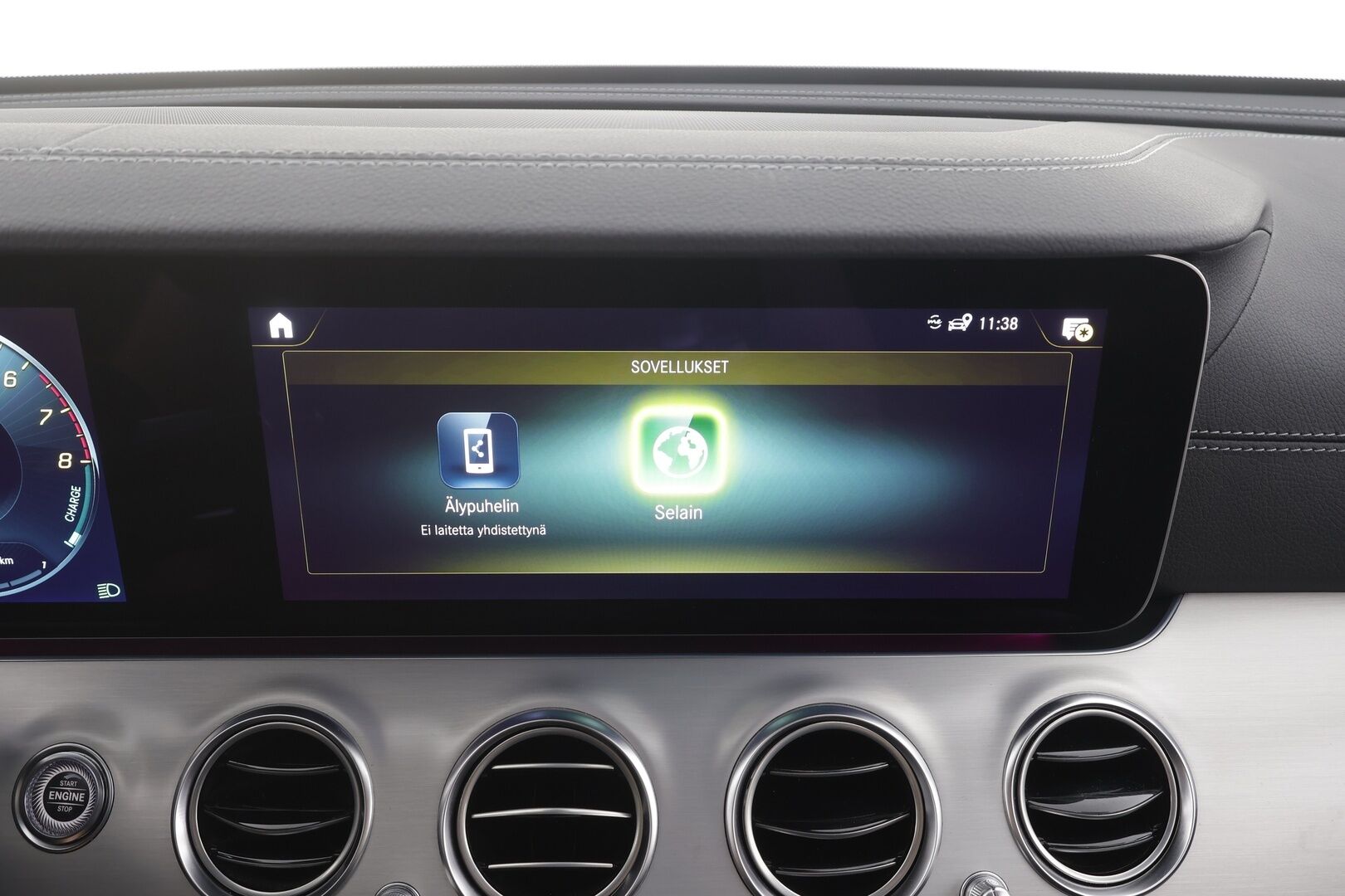 MERCEDES-BENZ E 2022 300 e T A Business AMG - | Distronic+ | Muistipenkit | Koukku | 360° | Widescreen | Keyless | Sporttipenkit | Apple & Android | Ambient | 2x renkaat aluin | ALV | 