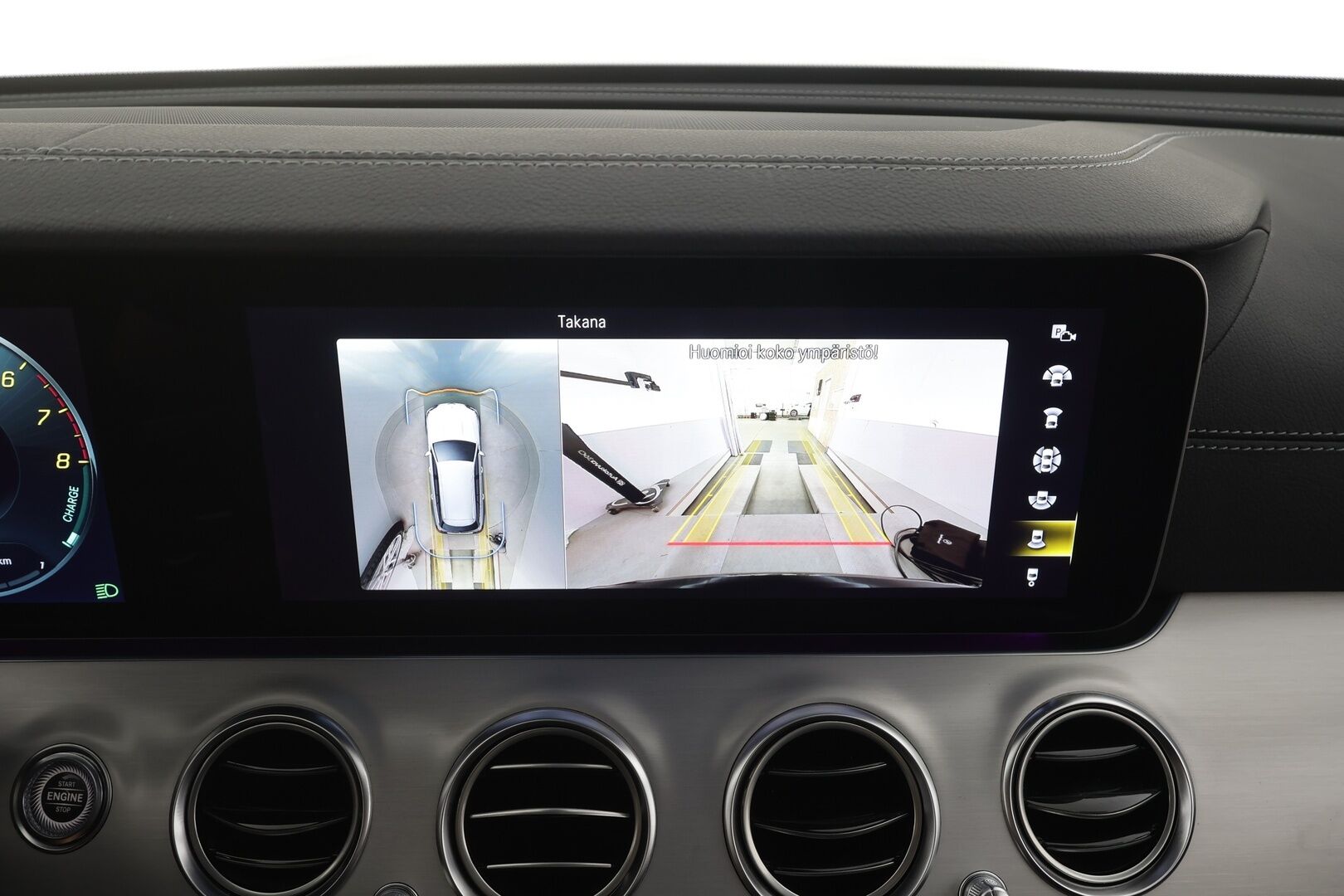 MERCEDES-BENZ E 2022 300 e T A Business AMG - | Distronic+ | Muistipenkit | Koukku | 360° | Widescreen | Keyless | Sporttipenkit | Apple & Android | Ambient | 2x renkaat aluin | ALV | 