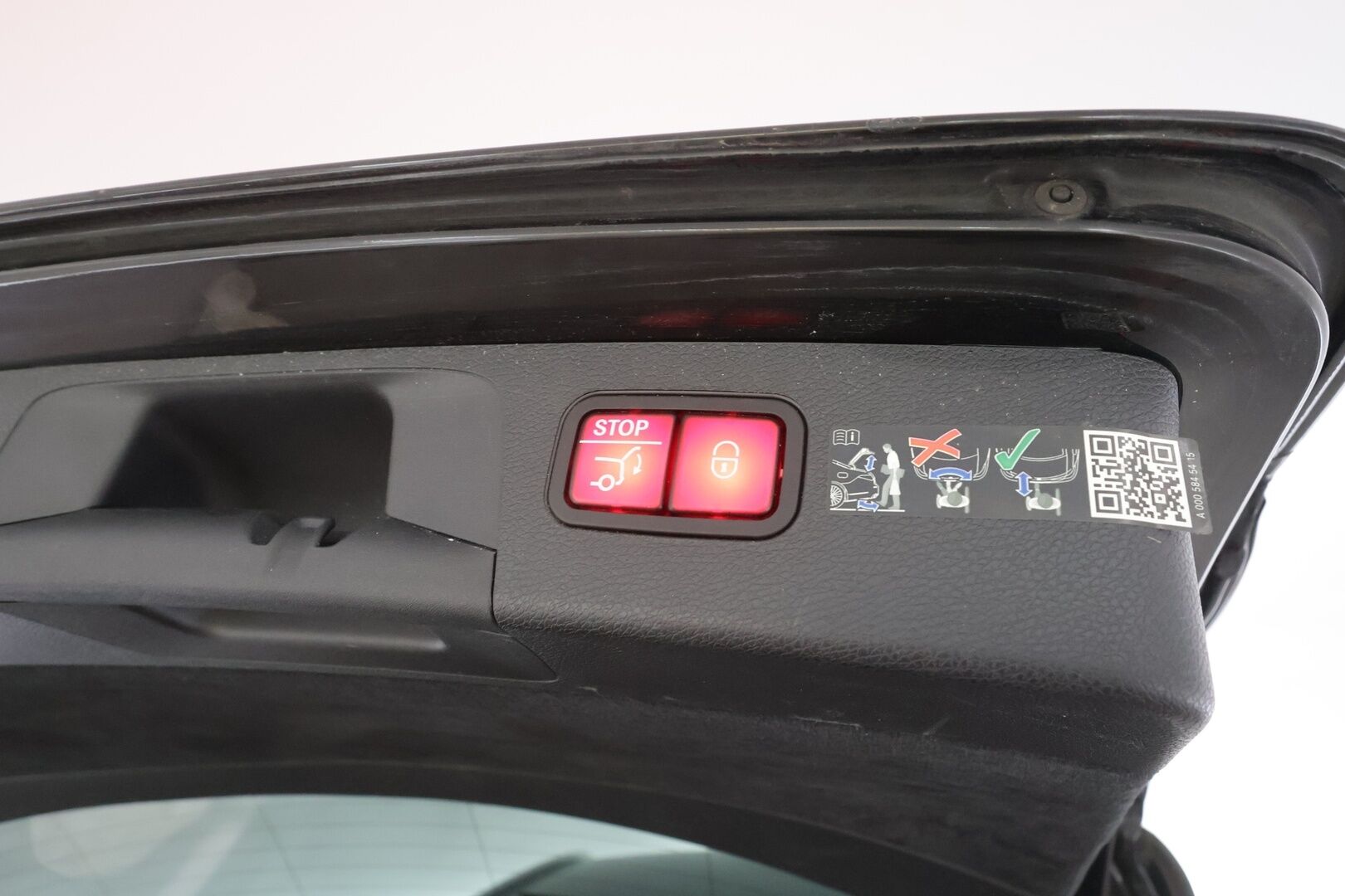 MERCEDES-BENZ E 2022 300 e T A Business AMG - | Distronic+ | Muistipenkit | Koukku | 360° | Widescreen | Keyless | Sporttipenkit | Apple & Android | Ambient | 2x renkaat aluin | ALV | 