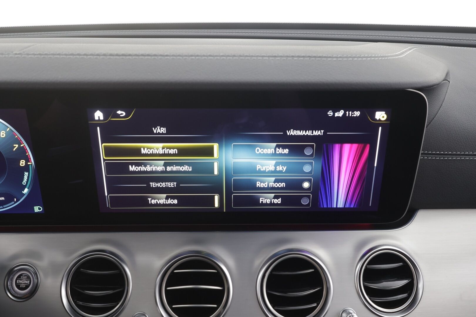 MERCEDES-BENZ E 2022 300 e T A Business AMG - | Distronic+ | Muistipenkit | Koukku | 360° | Widescreen | Keyless | Sporttipenkit | Apple & Android | Ambient | 2x renkaat aluin | ALV | 