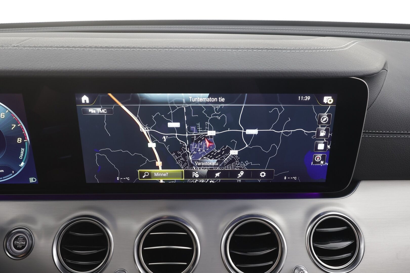 MERCEDES-BENZ E 2022 300 e T A Business AMG - | Distronic+ | Muistipenkit | Koukku | 360° | Widescreen | Keyless | Sporttipenkit | Apple & Android | Ambient | 2x renkaat aluin | ALV | 