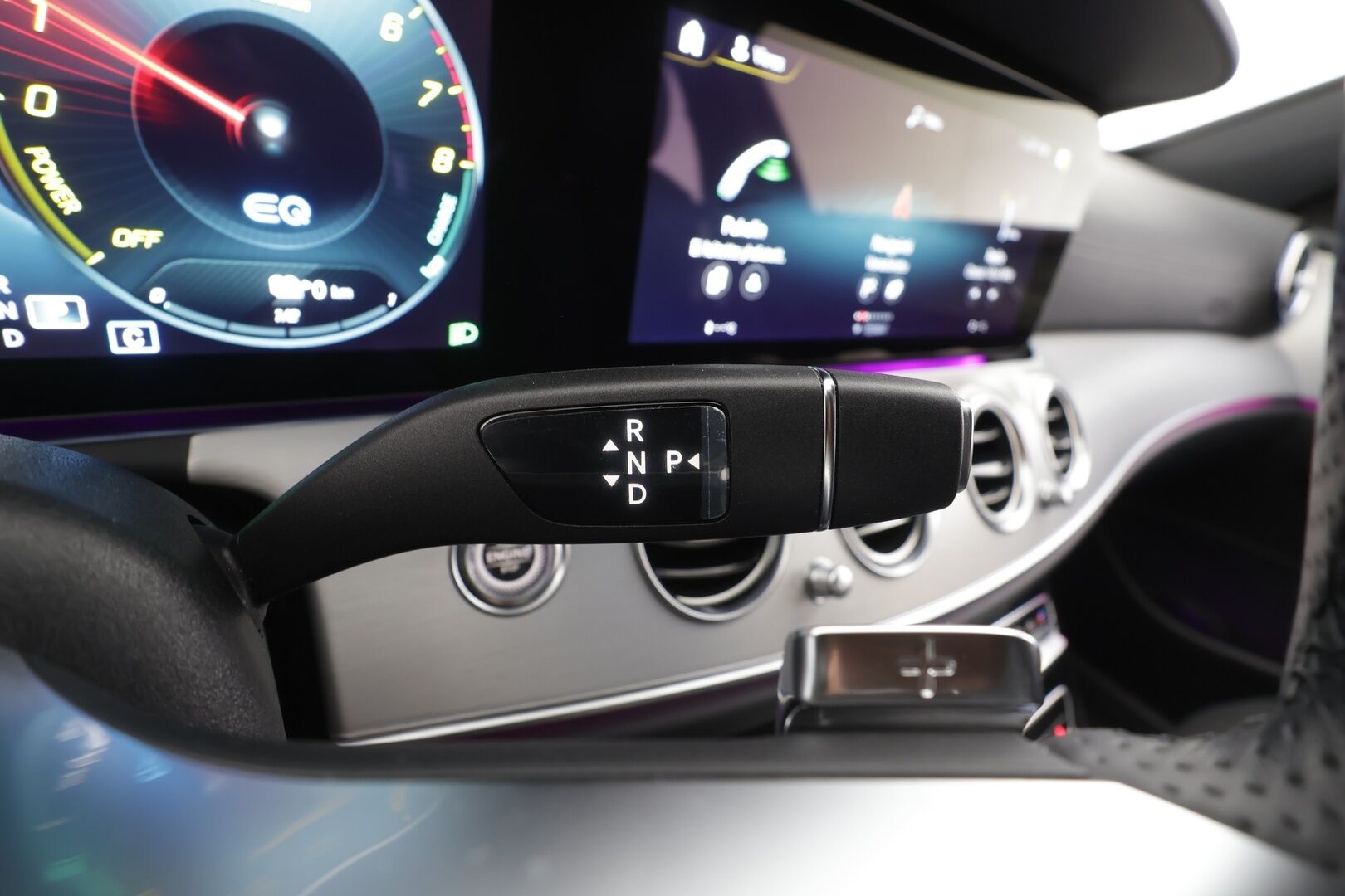 MERCEDES-BENZ E 2022 300 e T A Business AMG - | Distronic+ | Muistipenkit | Koukku | 360° | Widescreen | Keyless | Sporttipenkit | Apple & Android | Ambient | 2x renkaat aluin | ALV | 