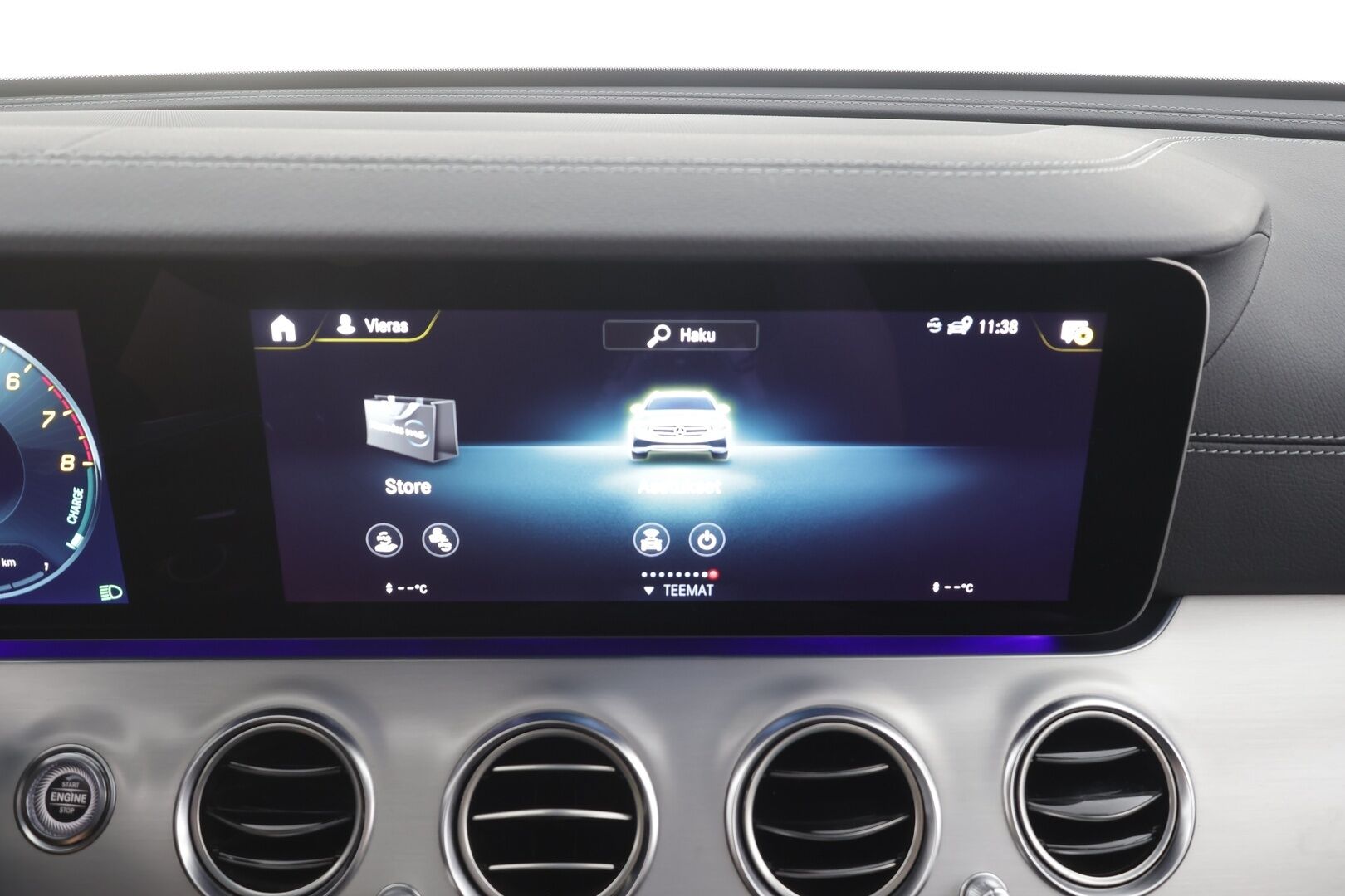 MERCEDES-BENZ E 2022 300 e T A Business AMG - | Distronic+ | Muistipenkit | Koukku | 360° | Widescreen | Keyless | Sporttipenkit | Apple & Android | Ambient | 2x renkaat aluin | ALV | 