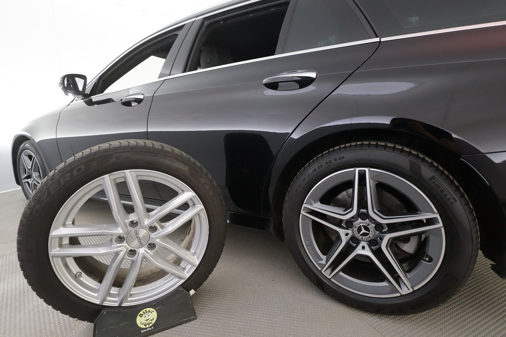 MERCEDES-BENZ E 2022 300 e T A Business AMG - | Distronic+ | Muistipenkit | Koukku | 360° | Widescreen | Keyless | Sporttipenkit | Apple & Android | Ambient | 2x renkaat aluin | ALV | 