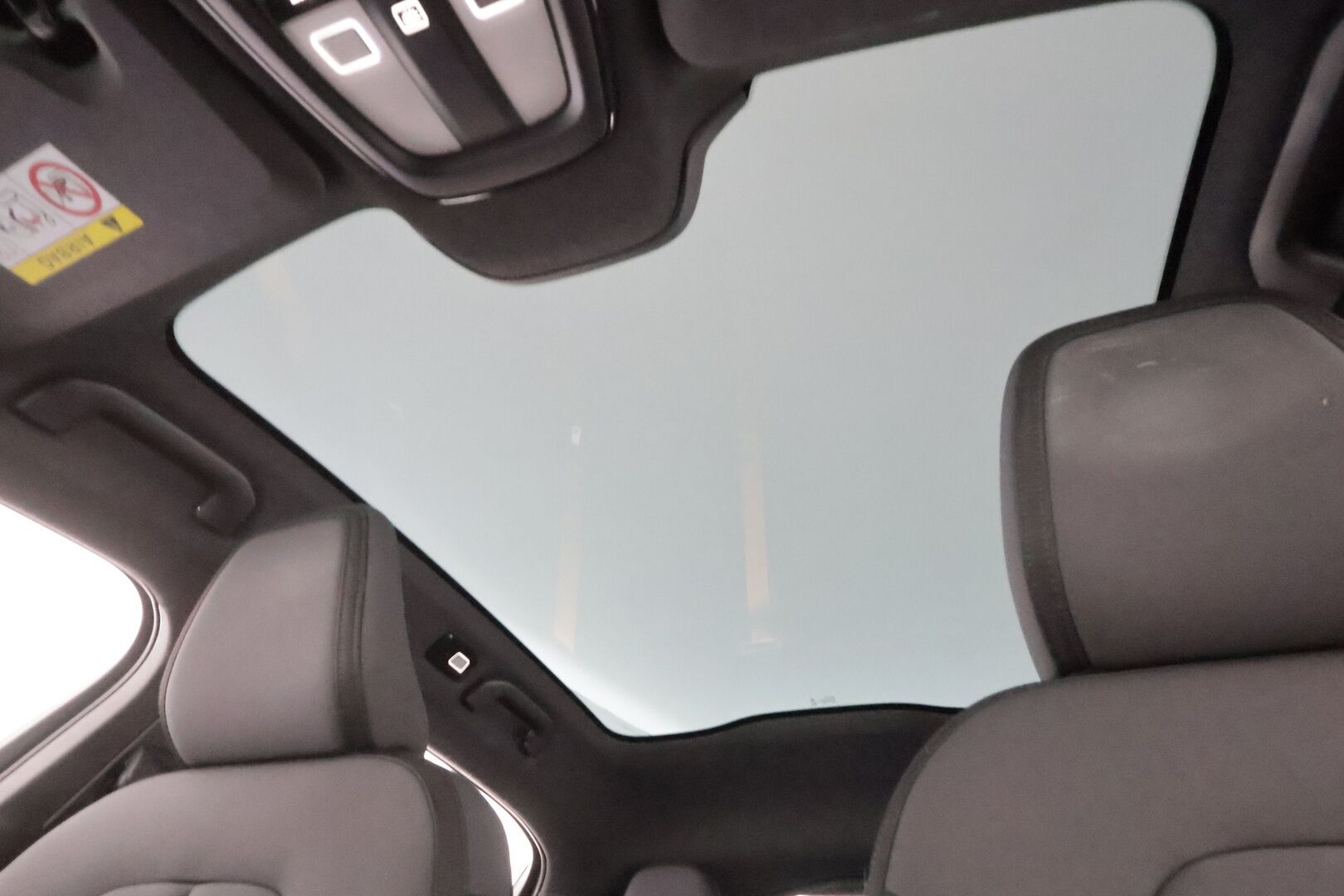 POLESTAR 2 2022 Performance Dual Motor - | Pilot&Plus | ACC | ILP | Koukku | Pixel-LED | 360° | Muistipenkki | Lasikatto | Harman/Kardon | Sporttipenkit | Merkkihuollettu | ALV | 