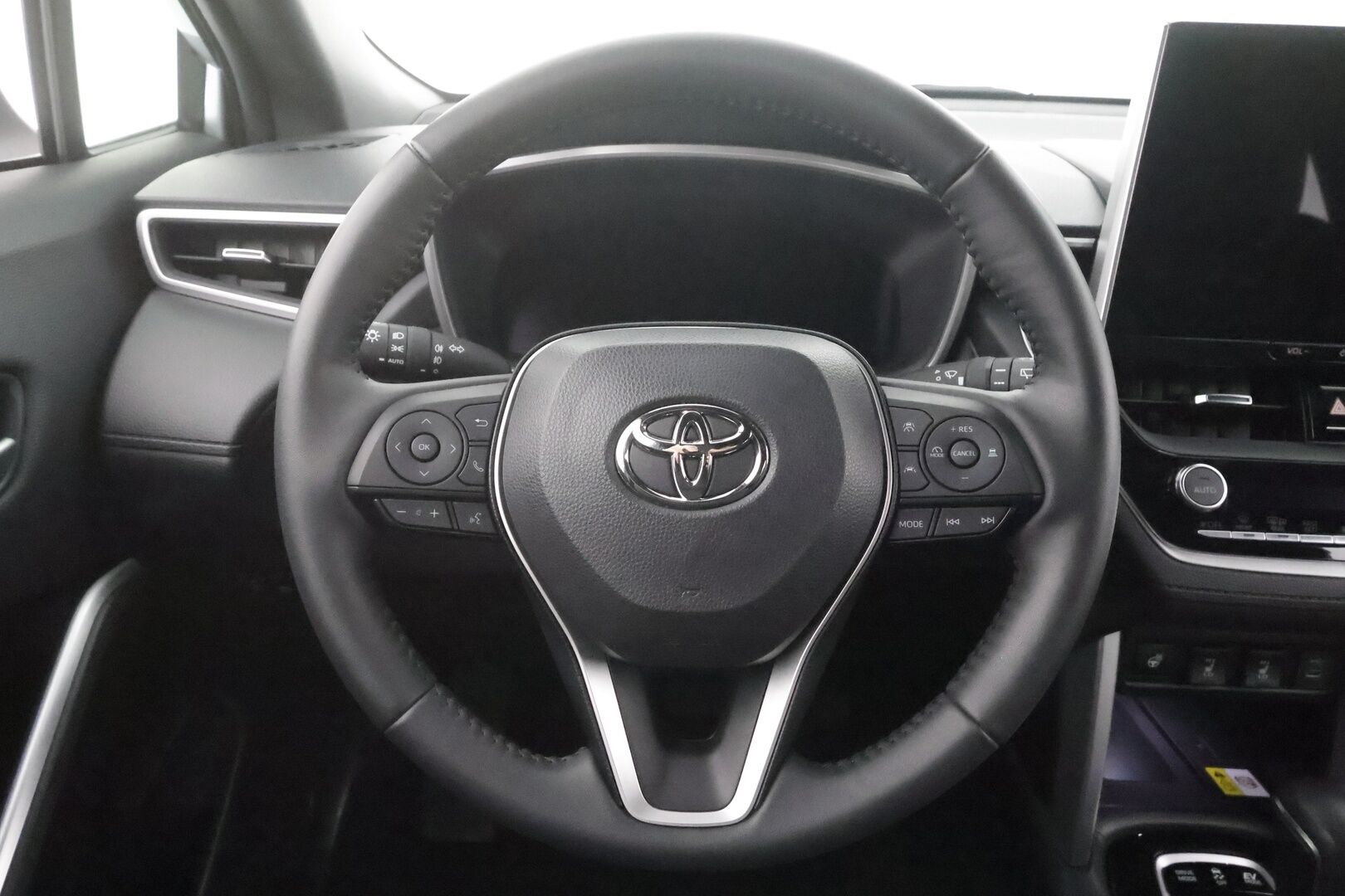 TOYOTA COROLLA CROSS 2024 1.8 Hybrid Launch Edition - | ACC | LED | P.Kamera | Navi | Kaistavahti | Keyless | Digimittaristo | Facelift | PDA | Merkkihuollot |
