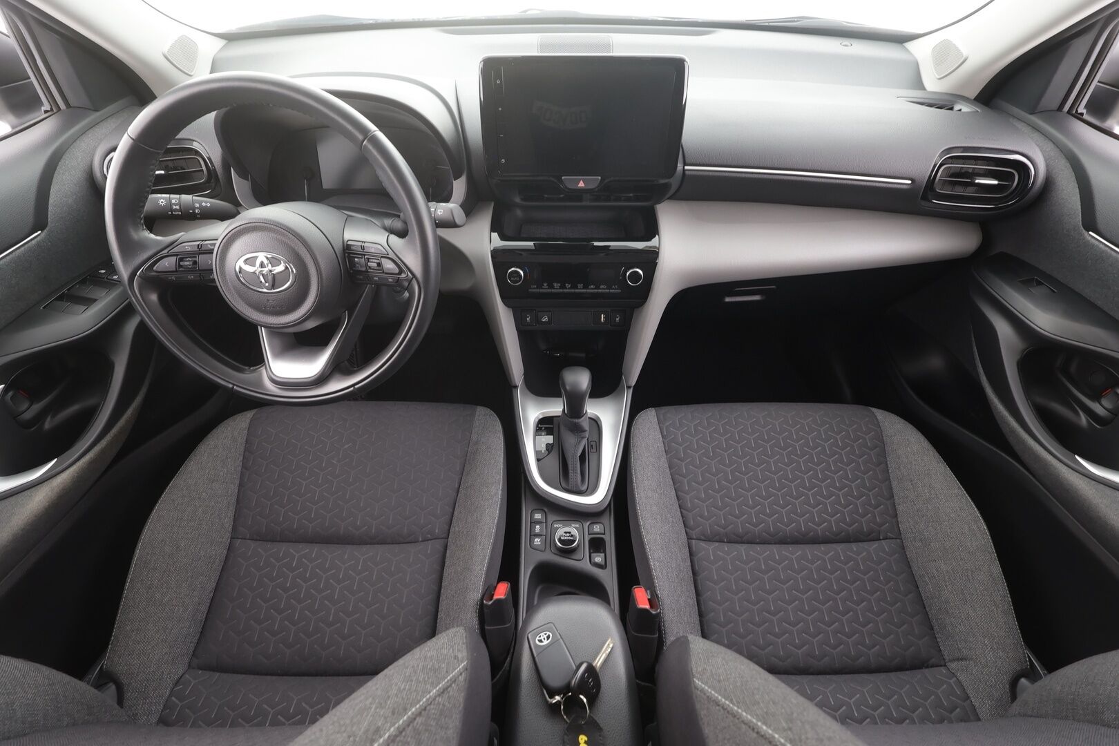 TOYOTA YARIS CROSS 2022 4x4 - | ACC | LTA | RSA | P.kamera | Tutkat | Apple & Android | Navi | Aut. ilmastointi | Penkinlämmittimet | Bluetooth | Huoltokirja | 
