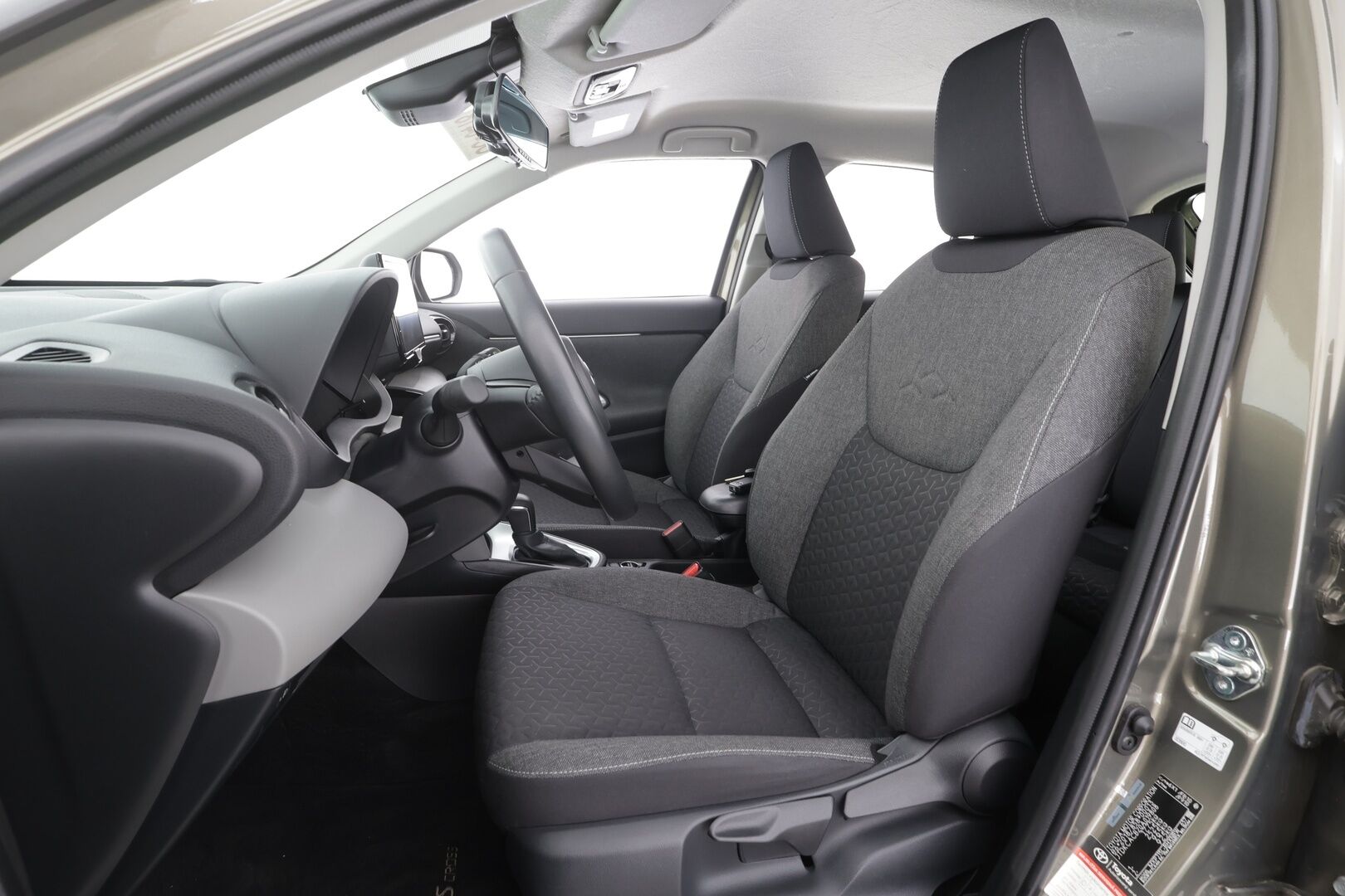 TOYOTA YARIS CROSS 2022 4x4 - | ACC | LTA | RSA | P.kamera | Tutkat | Apple & Android | Navi | Aut. ilmastointi | Penkinlämmittimet | Bluetooth | Huoltokirja | 