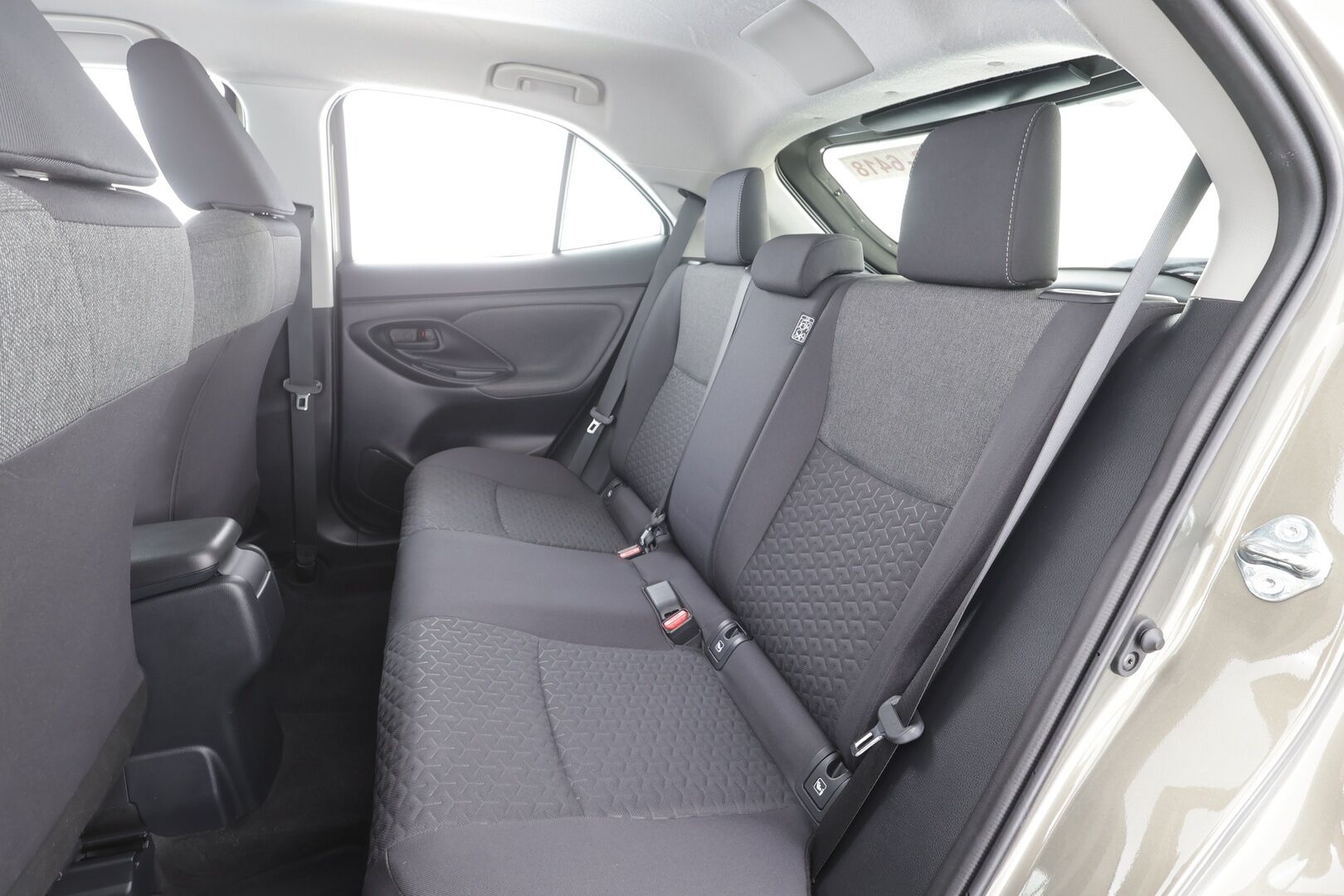 TOYOTA YARIS CROSS 2022 4x4 - | ACC | LTA | RSA | P.kamera | Tutkat | Apple & Android | Navi | Aut. ilmastointi | Penkinlämmittimet | Bluetooth | Huoltokirja | 