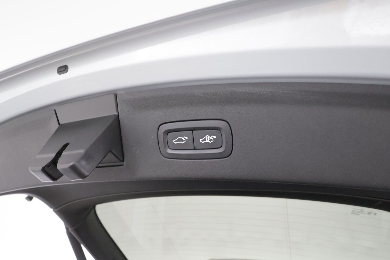 POLESTAR 2 2021 Long Range Dual Motor, 300kW, 78kWh - | Pilot&Plus | Koukku | Pixel-LED | 360° | Lasikatto | Harman/Kardon | Muistipenkki | Sporttipenkit | BLIS | 2x polestar alut | Merkkihuollot | 