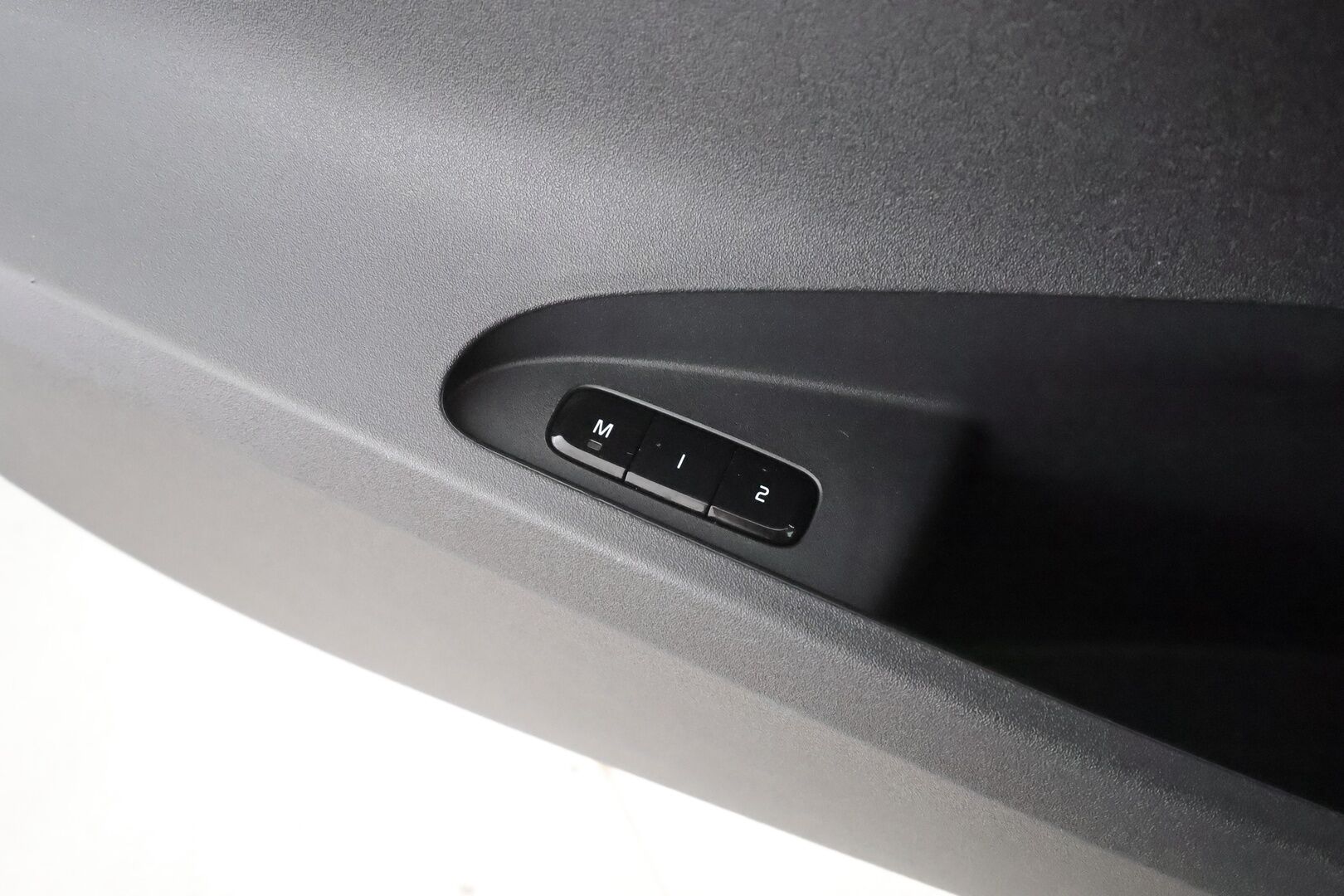POLESTAR 2 2021 Long Range Dual Motor, 300kW, 78kWh - | Pilot&Plus | Koukku | Pixel-LED | 360° | Lasikatto | Harman/Kardon | Muistipenkki | Sporttipenkit | BLIS | 2x polestar alut | Merkkihuollot | 