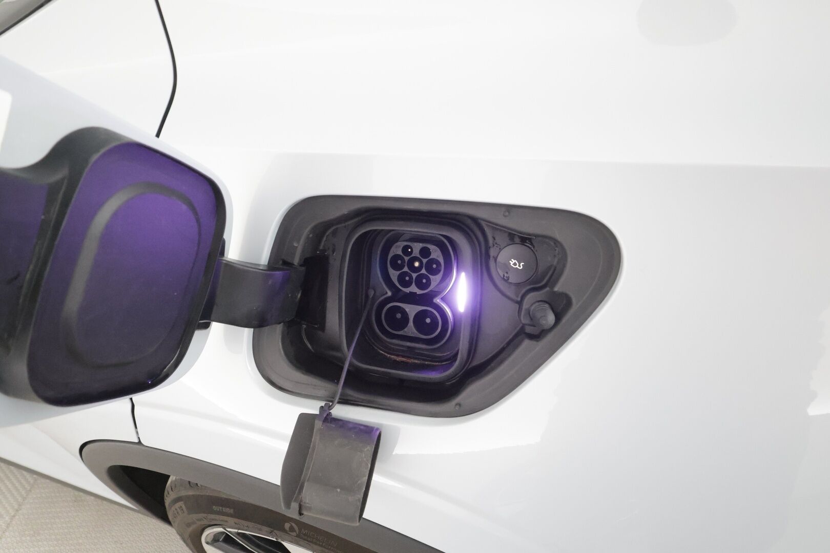 POLESTAR 2 2021 Long Range Dual Motor, 300kW, 78kWh - | Pilot&Plus | Koukku | Pixel-LED | 360° | Lasikatto | Harman/Kardon | Muistipenkki | Sporttipenkit | BLIS | 2x polestar alut | Merkkihuollot | 