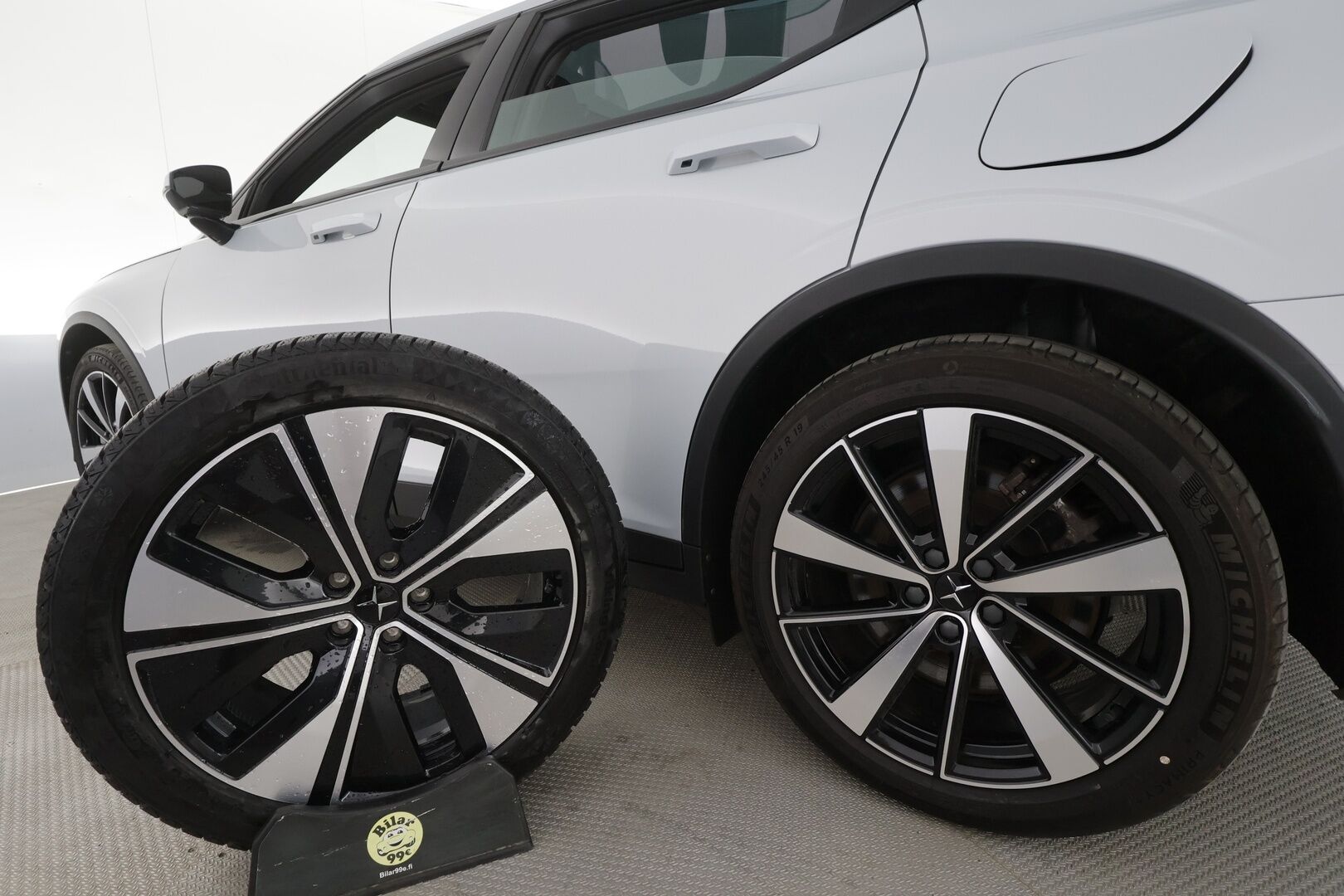 POLESTAR 2 2021 Long Range Dual Motor, 300kW, 78kWh - | Pilot&Plus | Koukku | Pixel-LED | 360° | Lasikatto | Harman/Kardon | Muistipenkki | Sporttipenkit | BLIS | 2x polestar alut | Merkkihuollot | 
