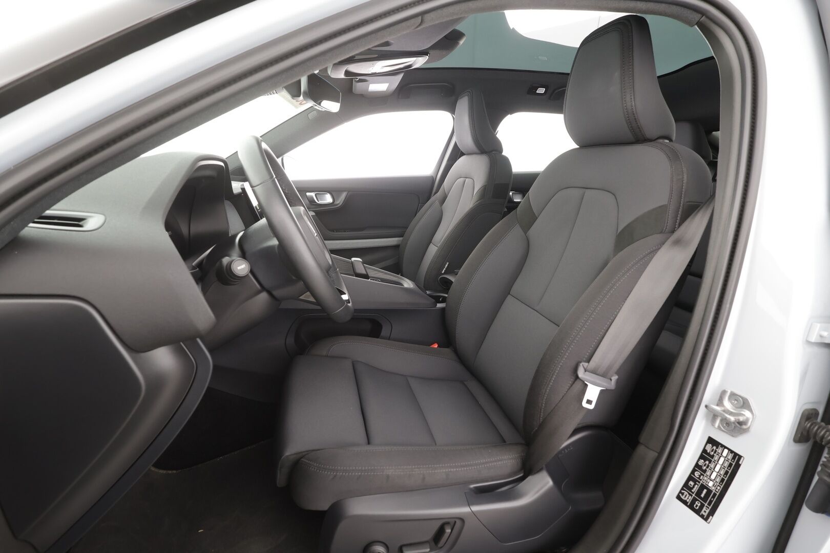 POLESTAR 2 2021 Long Range Dual Motor, 300kW, 78kWh - | Pilot&Plus | Koukku | Pixel-LED | 360° | Lasikatto | Harman/Kardon | Muistipenkki | Sporttipenkit | BLIS | 2x polestar alut | Merkkihuollot | 