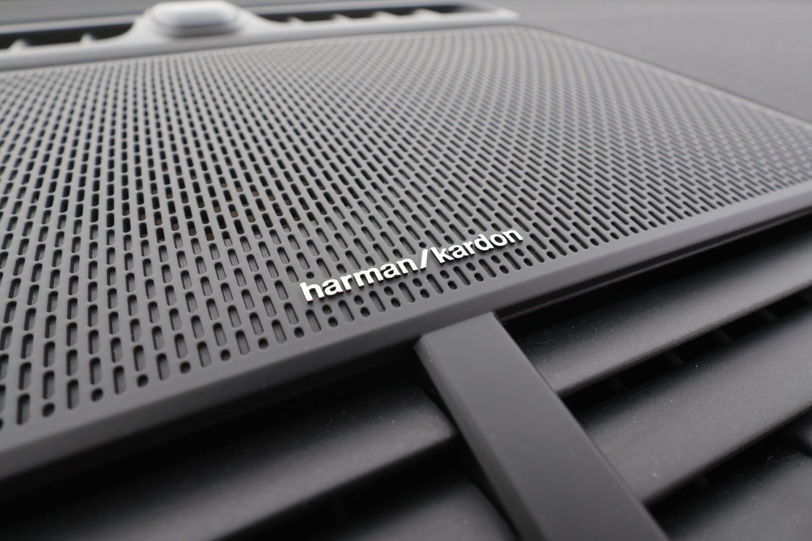POLESTAR 2 2021 Long Range Dual Motor, 300kW, 78kWh - | Pilot&Plus | Koukku | Pixel-LED | 360° | Lasikatto | Harman/Kardon | Muistipenkki | Sporttipenkit | BLIS | 2x polestar alut | Merkkihuollot | 