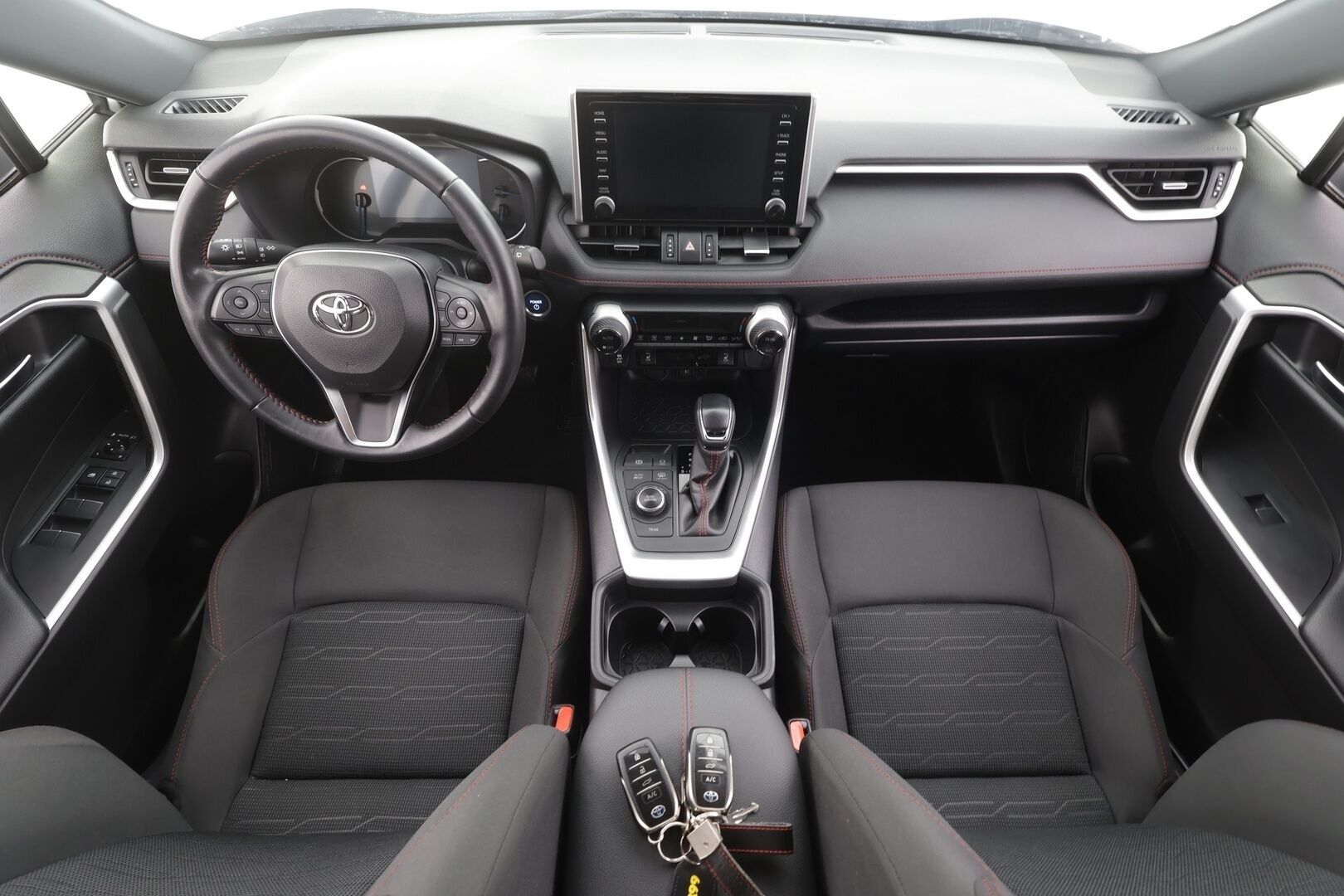 TOYOTA RAV4 PLUG-IN 2020 Active - | ACC | Koukku | ILP | Sähköpenkki | P.kamera | LTA | RSA | Keyless | LED | Apple & Android | Lämm. ratti | Sähk. takaluukku | 