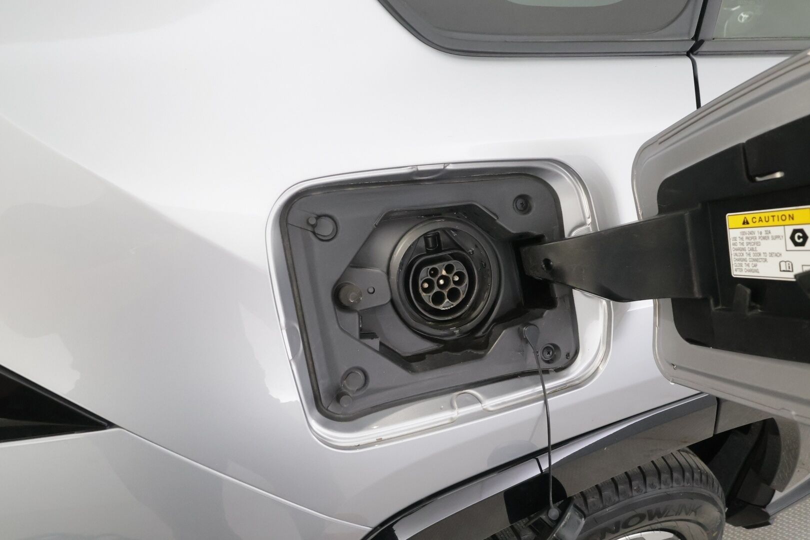 TOYOTA RAV4 PLUG-IN 2020 Active - | ACC | Koukku | ILP | Sähköpenkki | P.kamera | LTA | RSA | Keyless | LED | Apple & Android | Lämm. ratti | Sähk. takaluukku | 