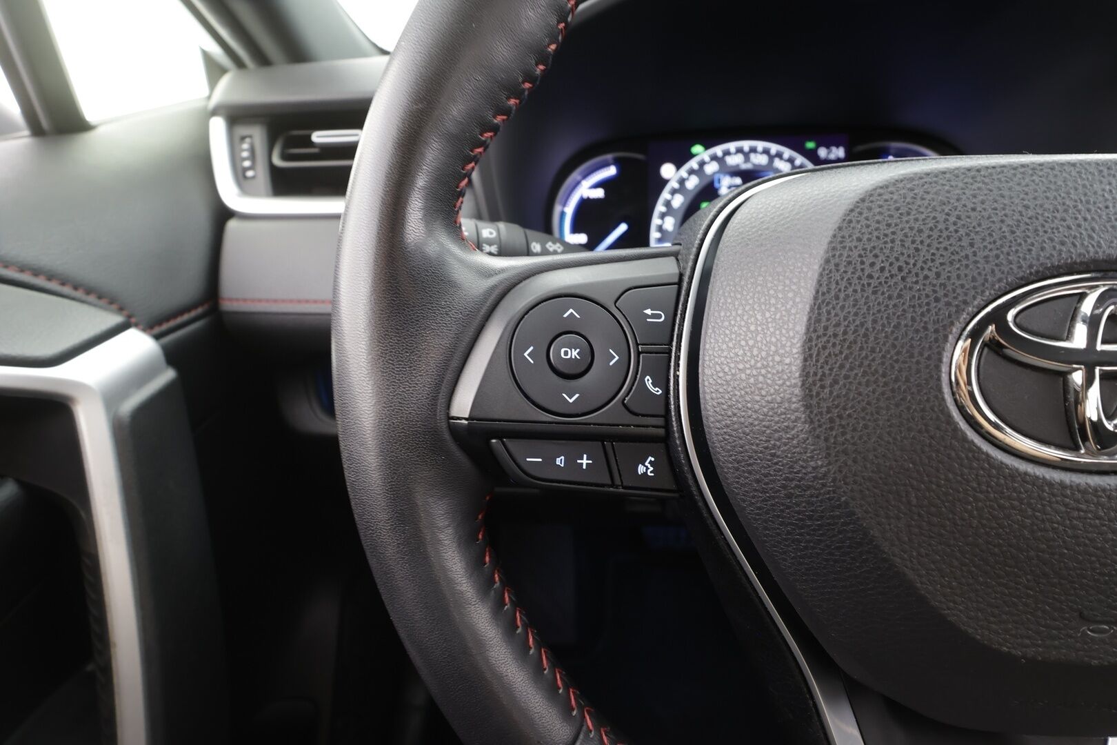 TOYOTA RAV4 PLUG-IN 2020 Active - | ACC | Koukku | ILP | Sähköpenkki | P.kamera | LTA | RSA | Keyless | LED | Apple & Android | Lämm. ratti | Sähk. takaluukku | 