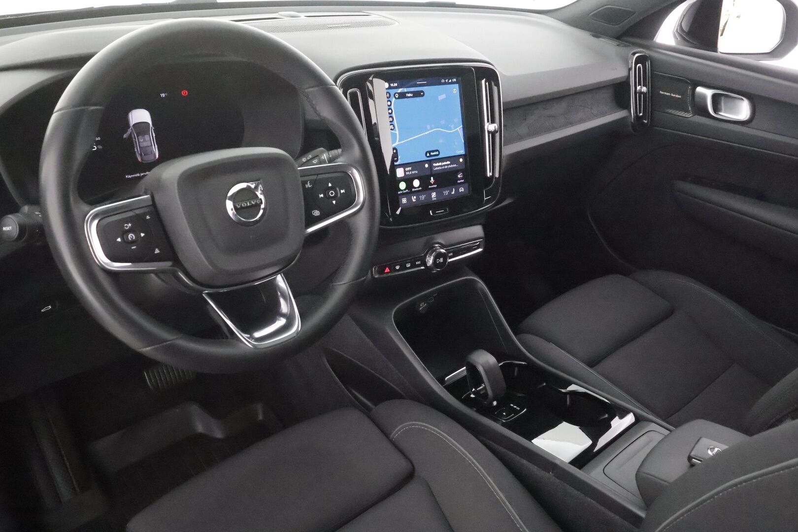 Volvo C40 2023 Recharge Twin Motor Ultimate - | ACC | ILP | Koukku | Harman/Kardon | 360° | Muistipenkki | Lasikatto | Keyless | Sporttipenkit | BLIS | Pilot assist | Merkkihuollot | ALV | 
